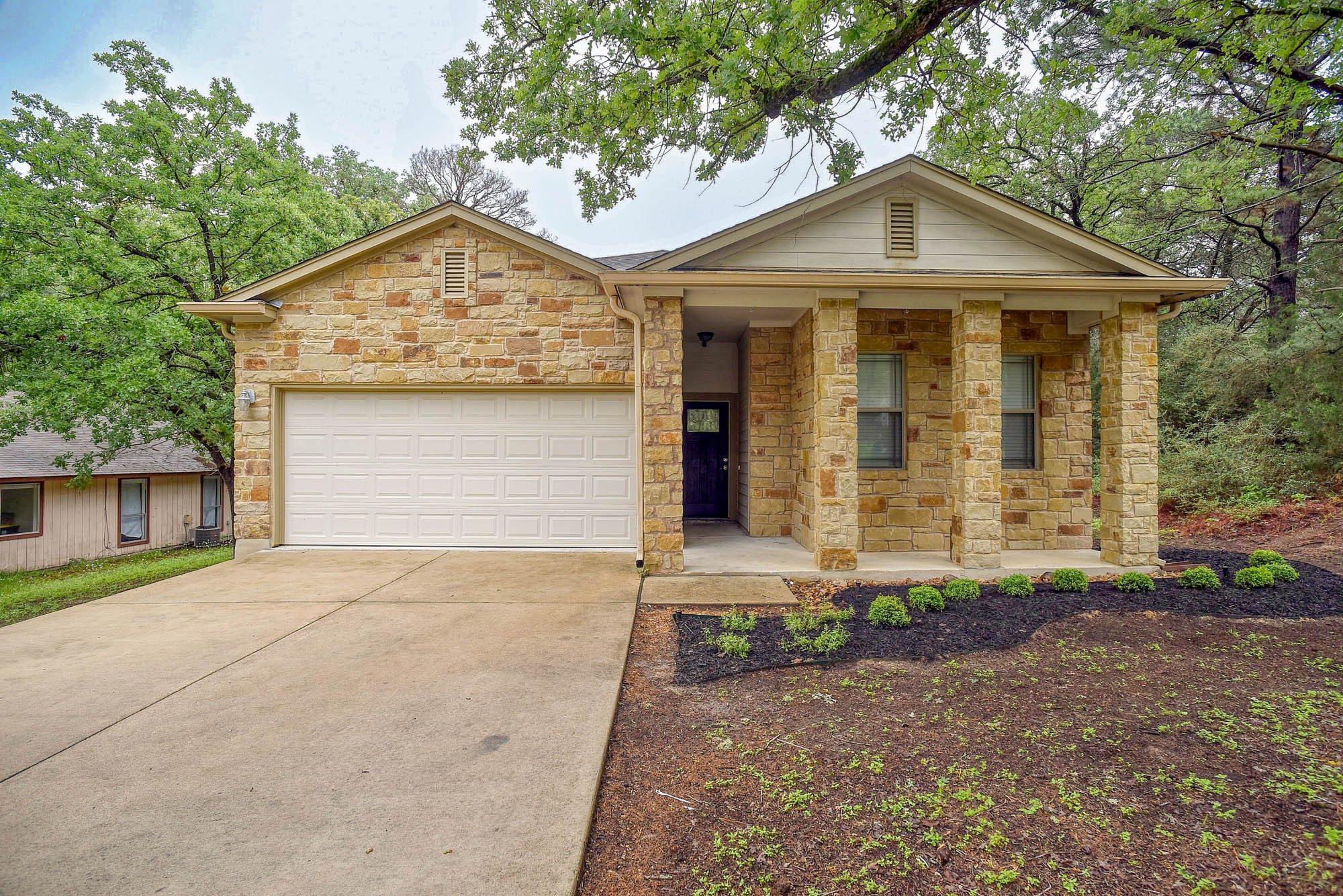 105 Kaupo, Bastrop, TX 78602 — photo 1