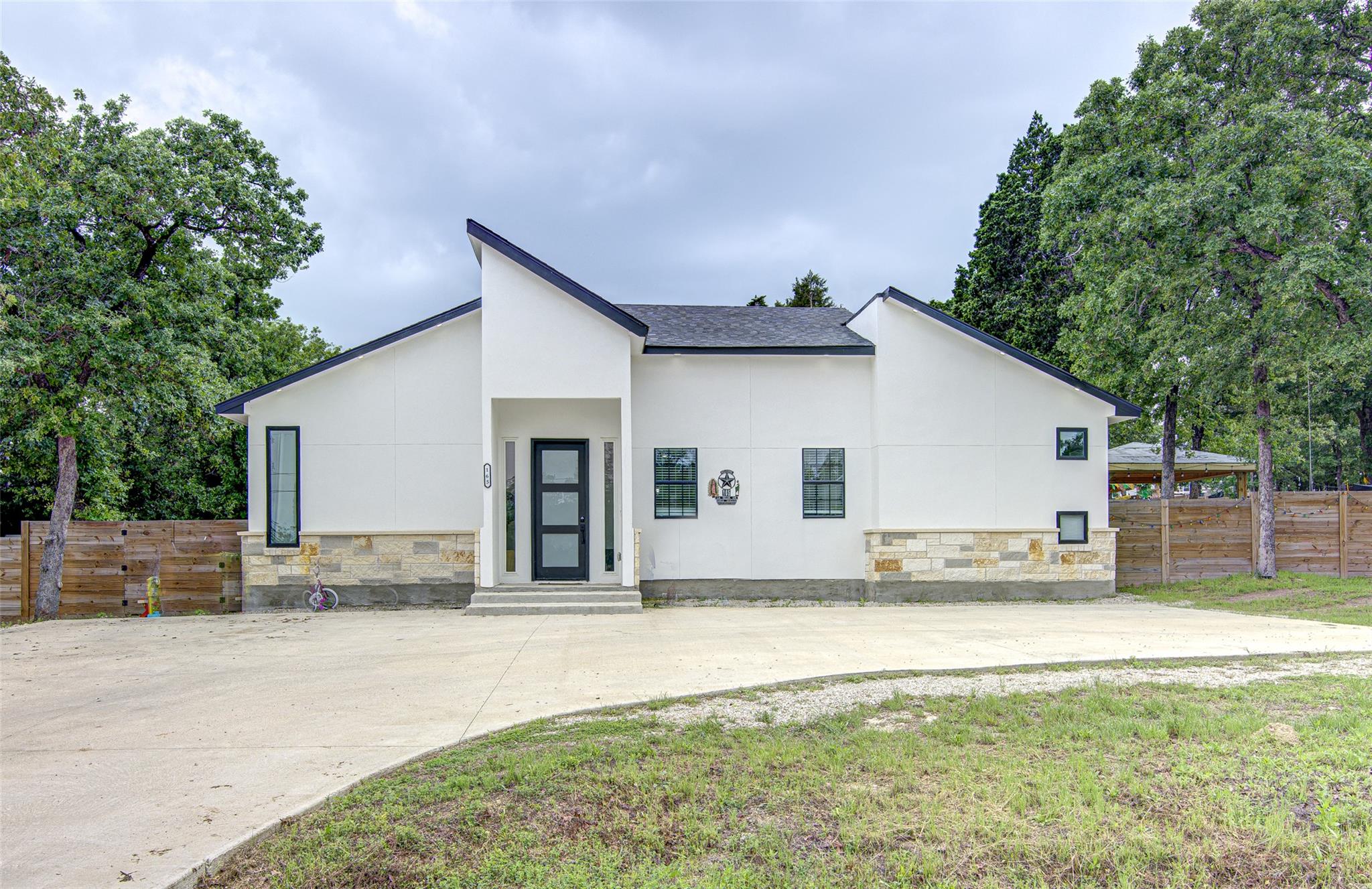 165 La Selva, Elgin, TX 78621 — photo 1