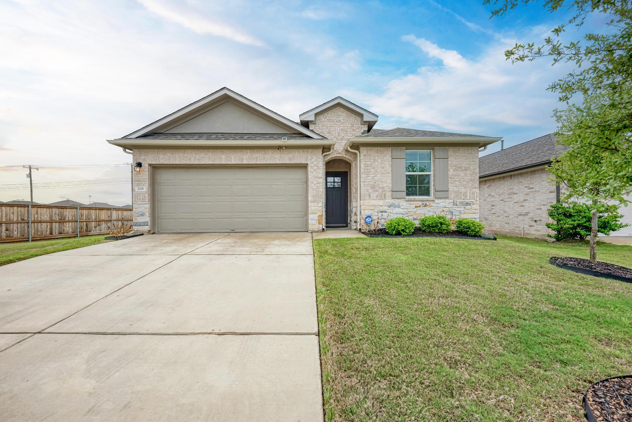 208 Abby, Georgetown, TX 78626 — photo 1