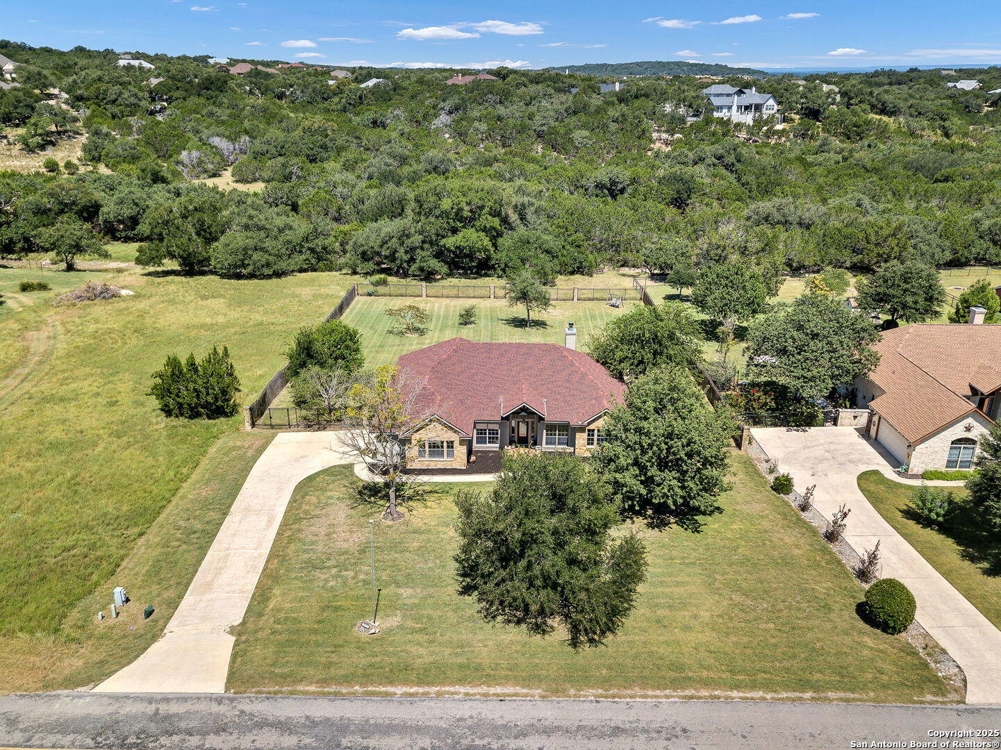 913 Long Mdw, Spring Branch, TX 78070 — photo 1