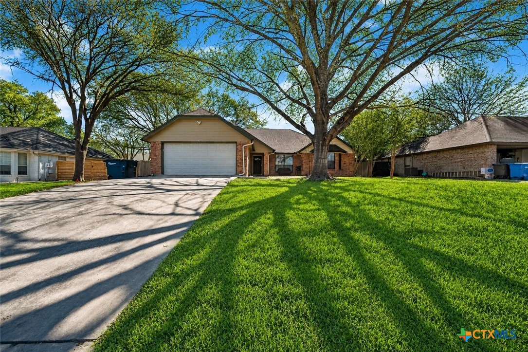 1911 Palace Drive, New Braunfels, TX 78130 — photo 1