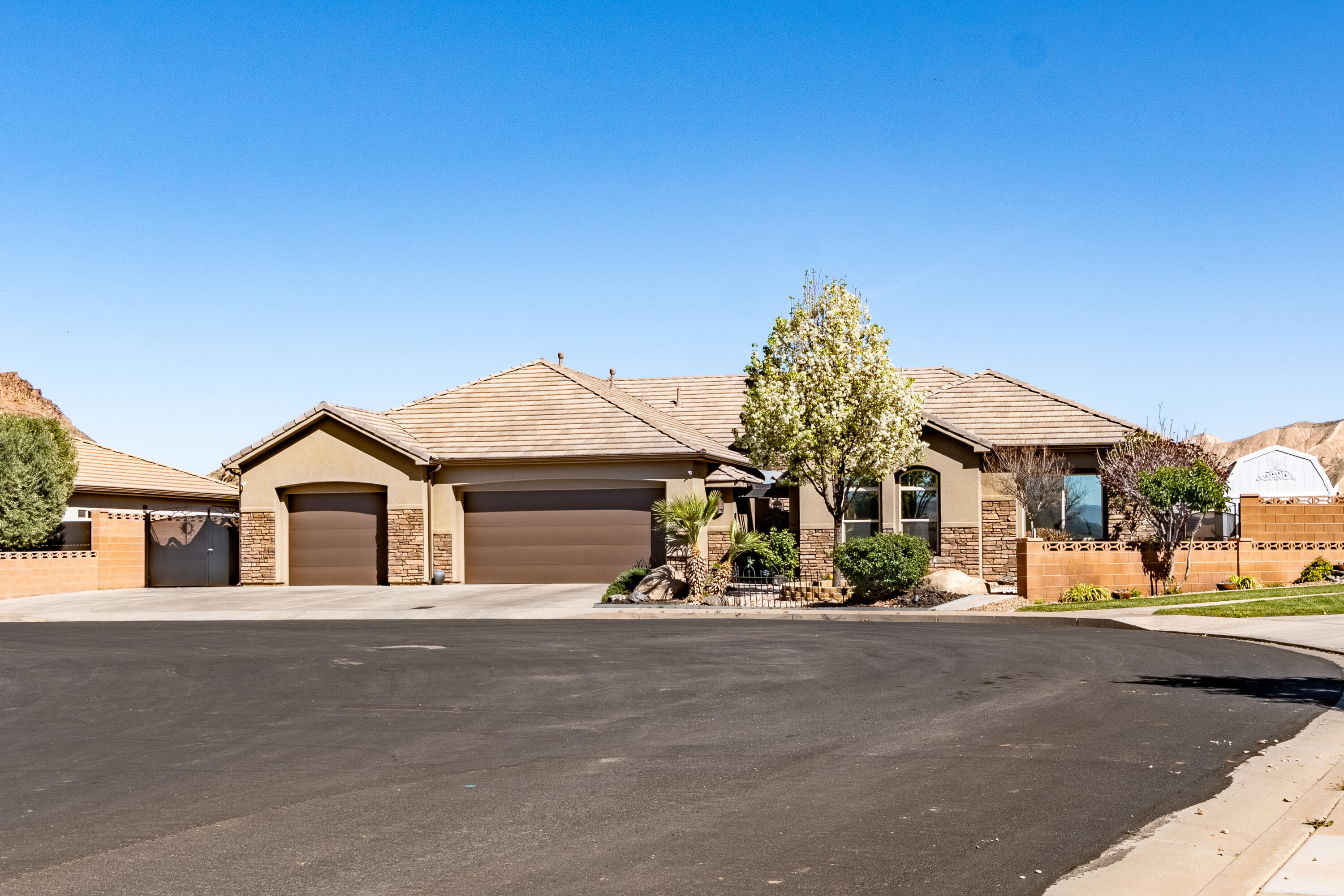 1759 S VILATE DR, Washington, UT 84780 — photo 1