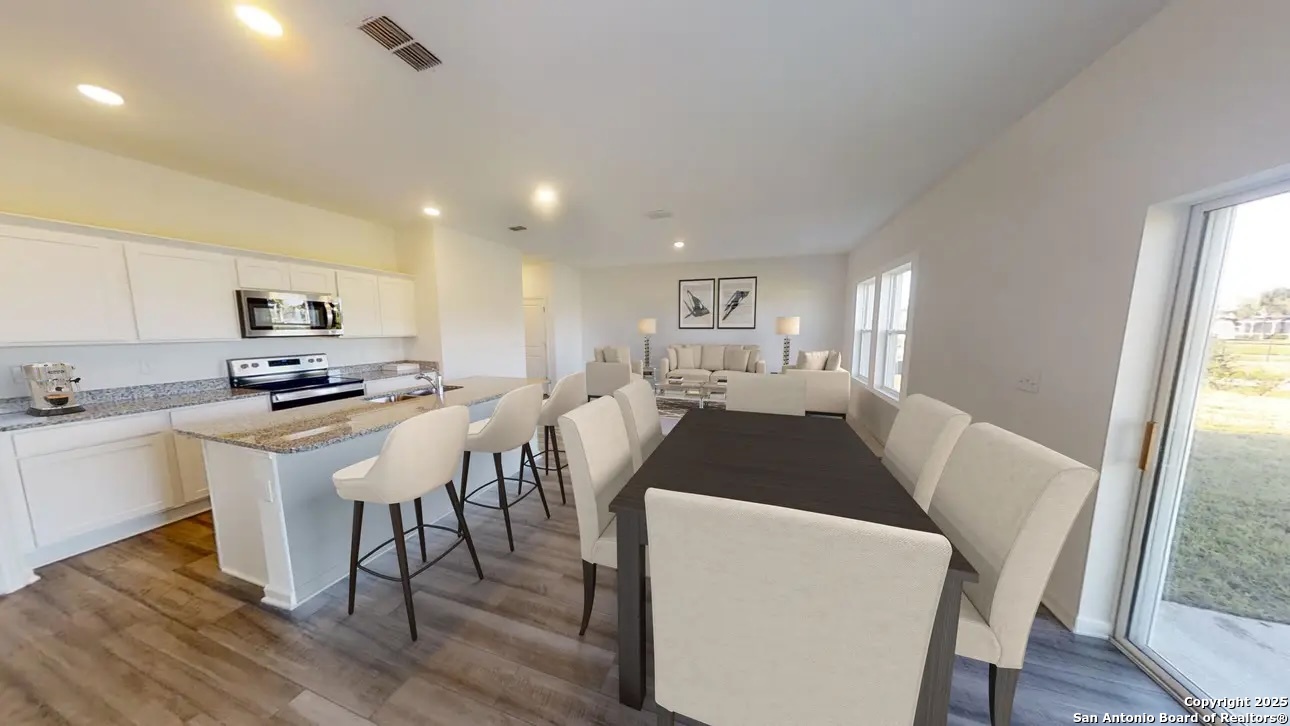 10231 Pine River Drive, ,  78154 — photo 1