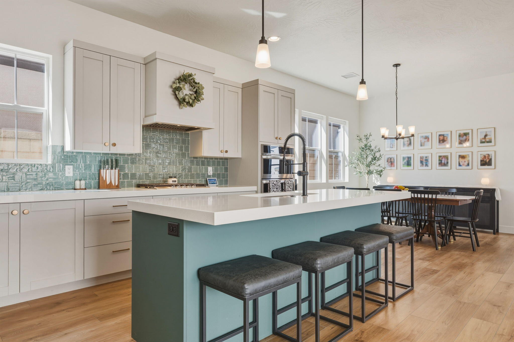 663 W GREEN MOUNTAIN DR, St George, UT 84790 — photo 1