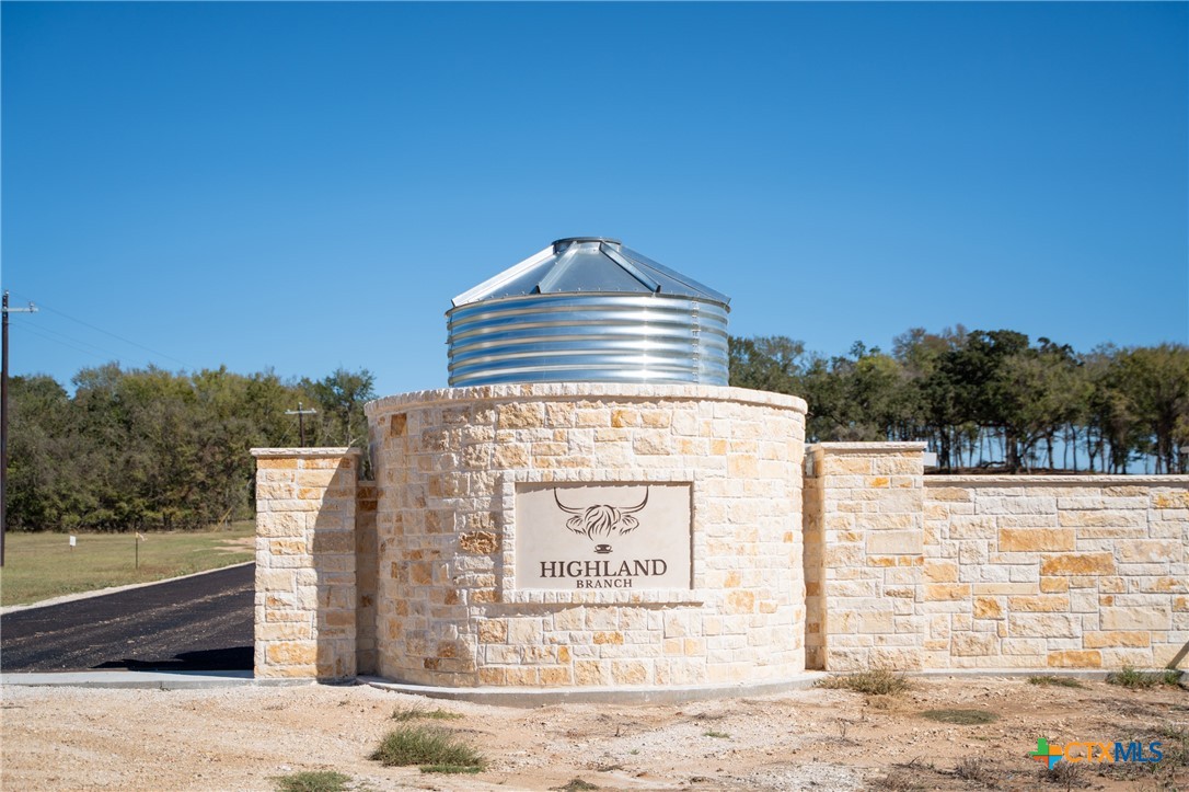 204 Little Branch Lane, Cameron, TX 76520 — photo 1