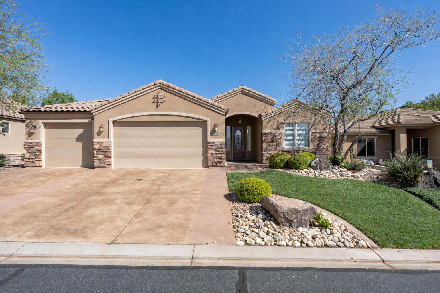 805 S DIXIE DR 24, St George, UT 84770 — photo 1