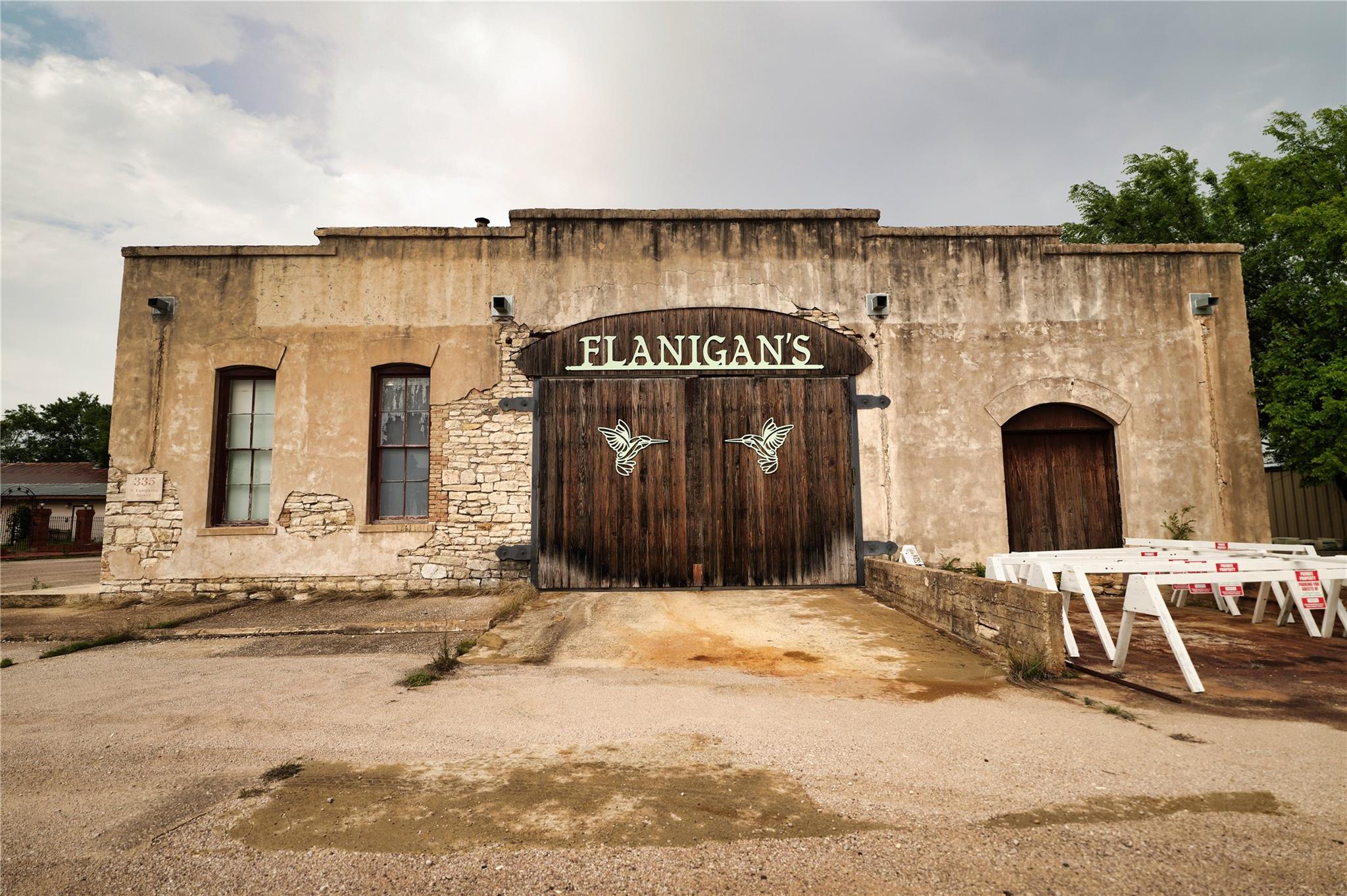 335&330 Lampasas