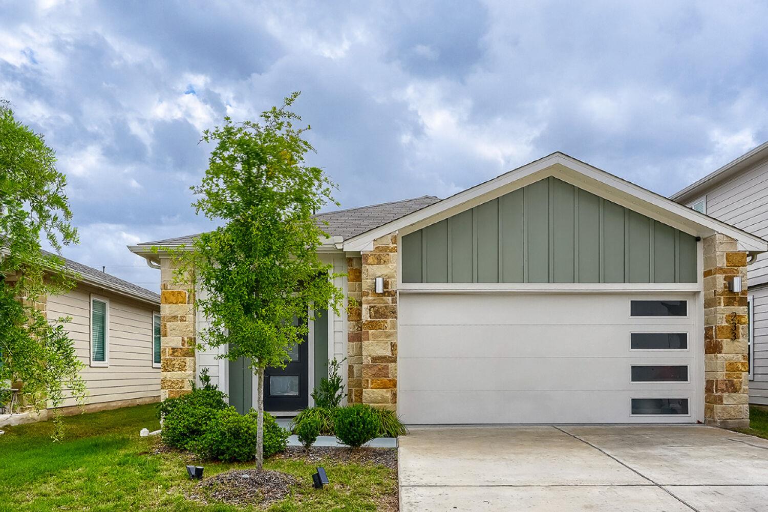 233 NEW HAMPTON Way, San Marcos, TX 78666 — photo 1