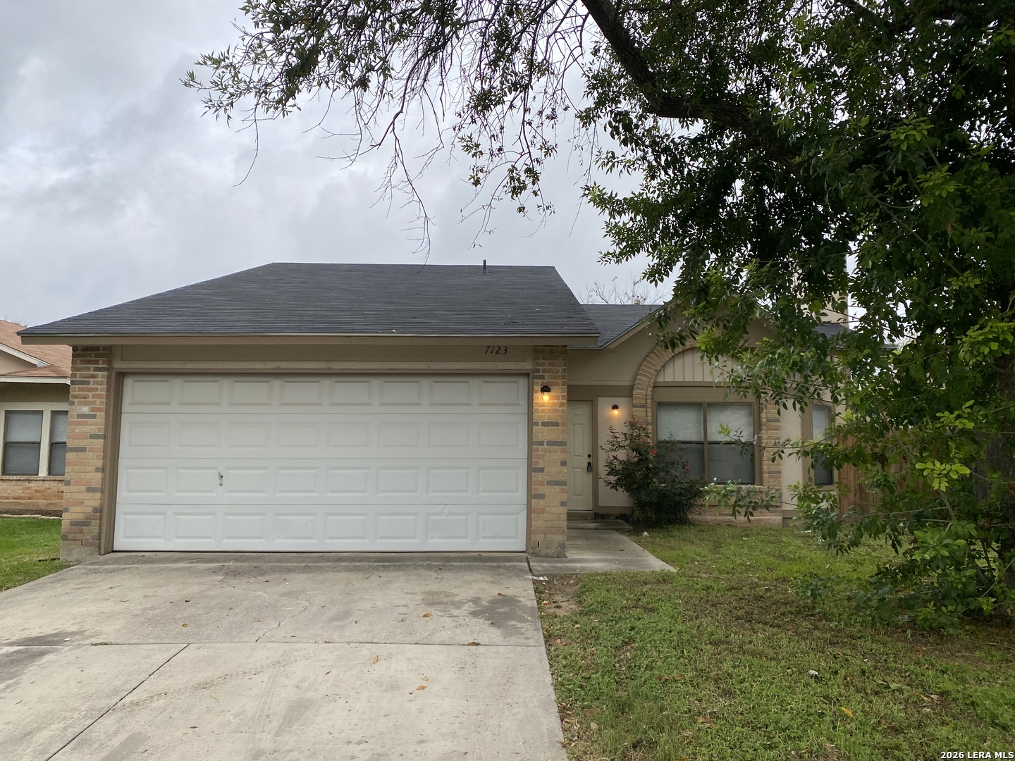 7123 FALLEN TRAIL DR, San Antonio, TX 78244 — photo 1