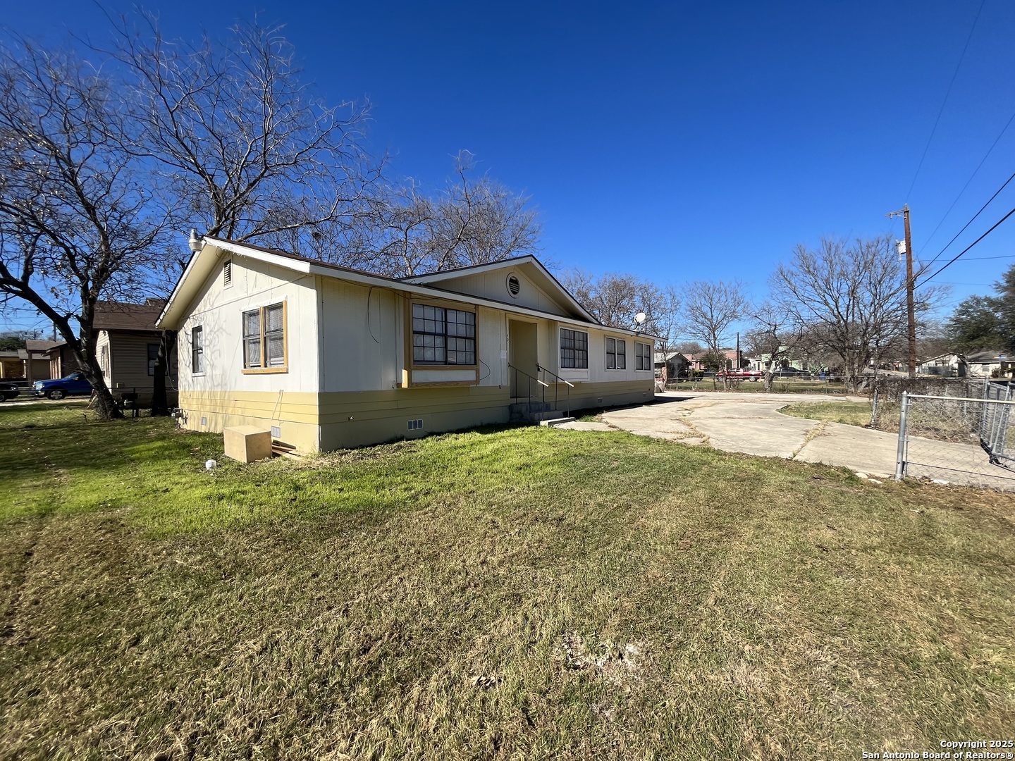 401 RIVERDALE DR, ,  78228 — photo 1