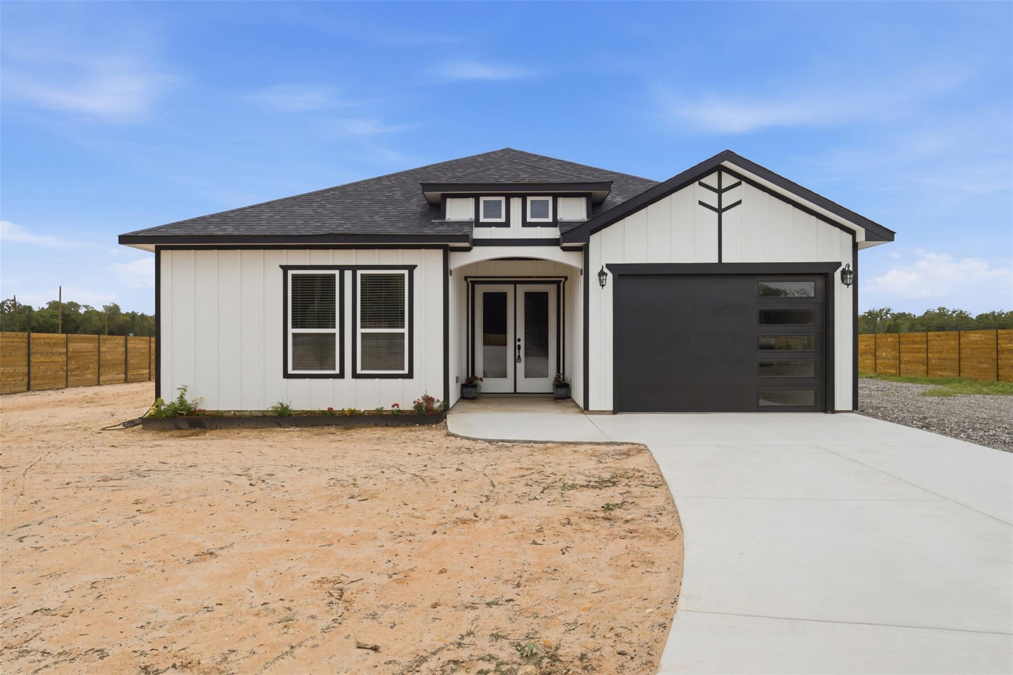 123 Los Robles, Elgin, TX 78621 — photo 1