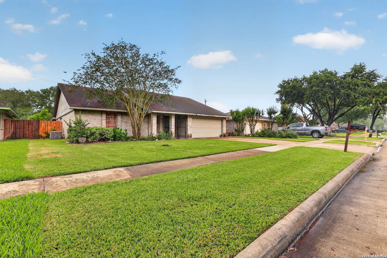 1139 PINECROFT DR, ,  77498 — photo 1