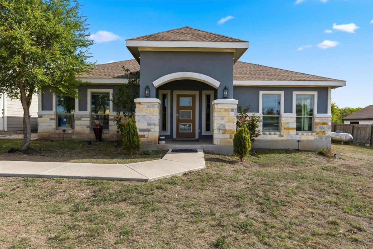 285 La Fortuna, Del Valle, TX 78617 — photo 1