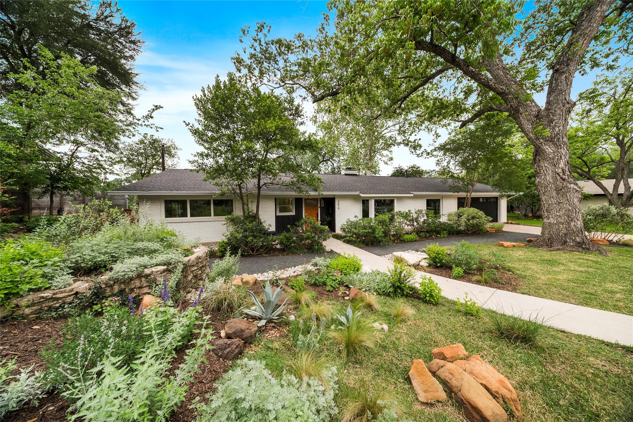 2619 Pembrook, Austin, TX 78731 — photo 1