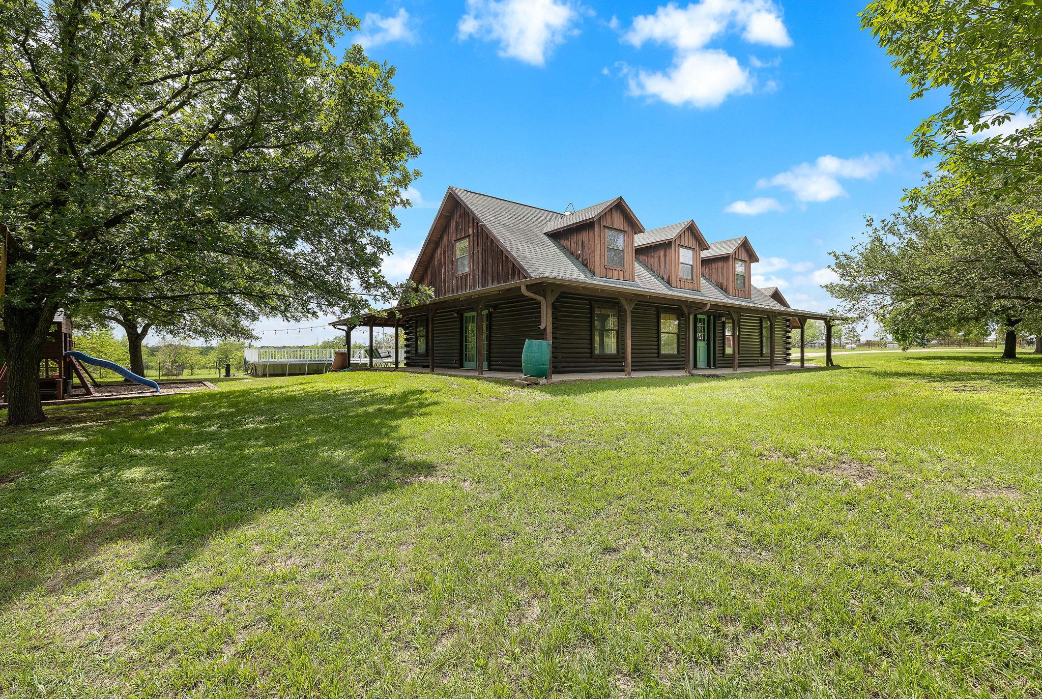 571 Balch, Elgin, TX 78621 — photo 1