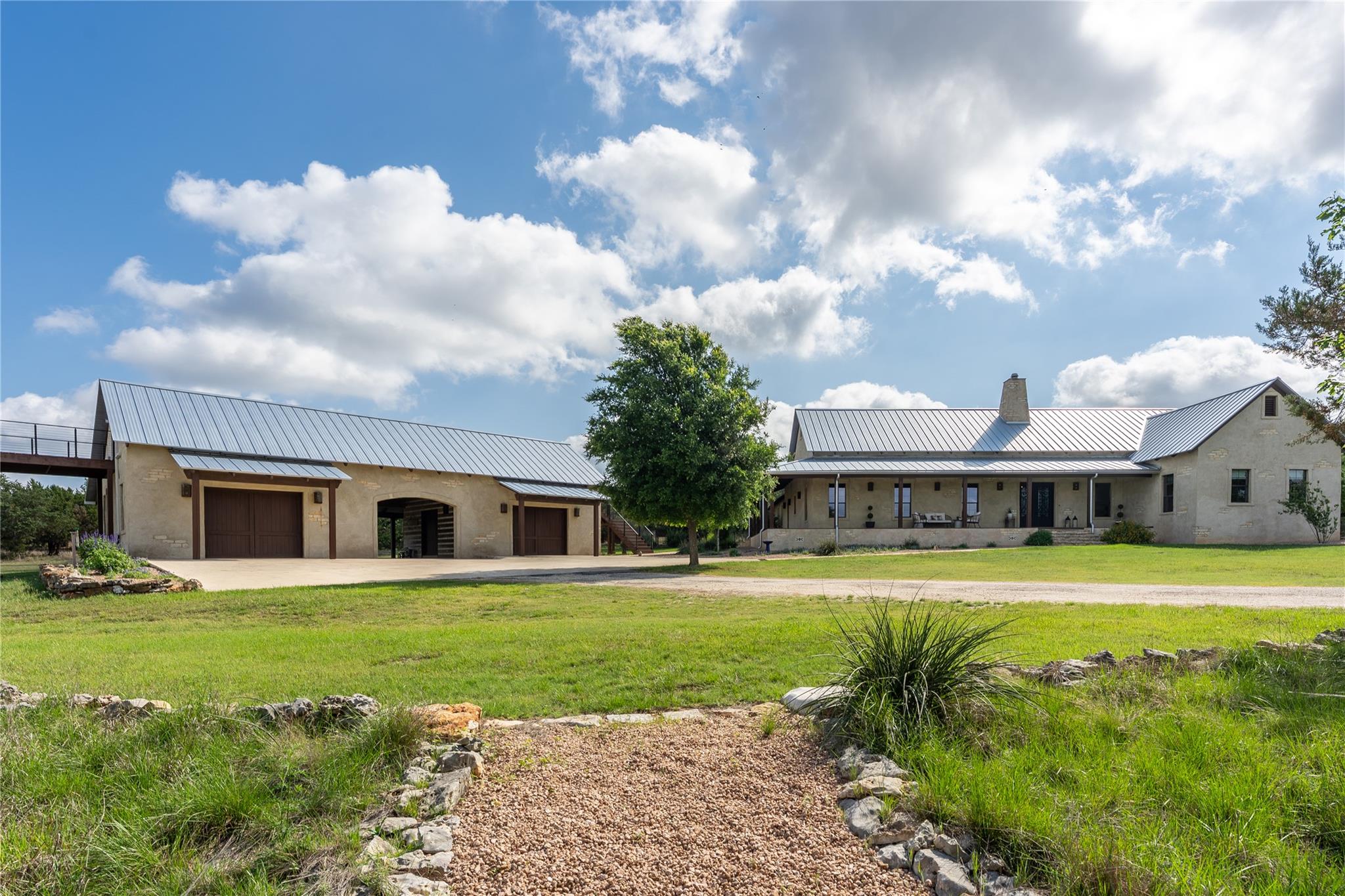 424 Hidden Creek, Dripping Springs, TX 78620 — photo 1