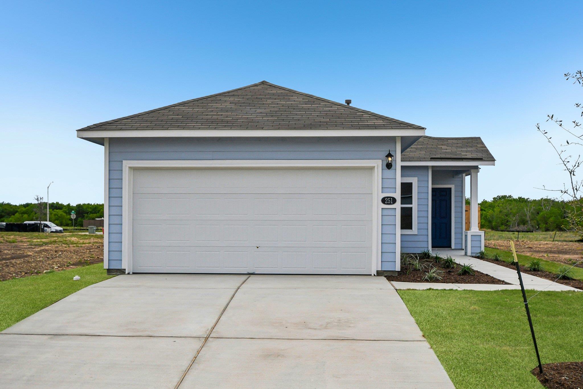 251  Haywood Mnr, Maxwell, TX 78656 — photo 1