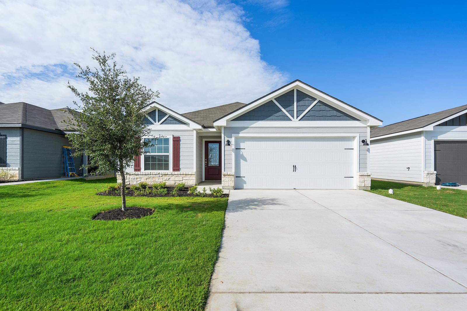 148 Wirepass, Jarrell, TX 76537 — photo 1