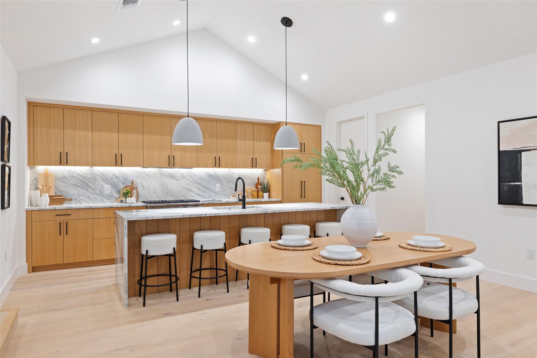 2611 Oak Crest, Austin, TX 78704 — photo 1