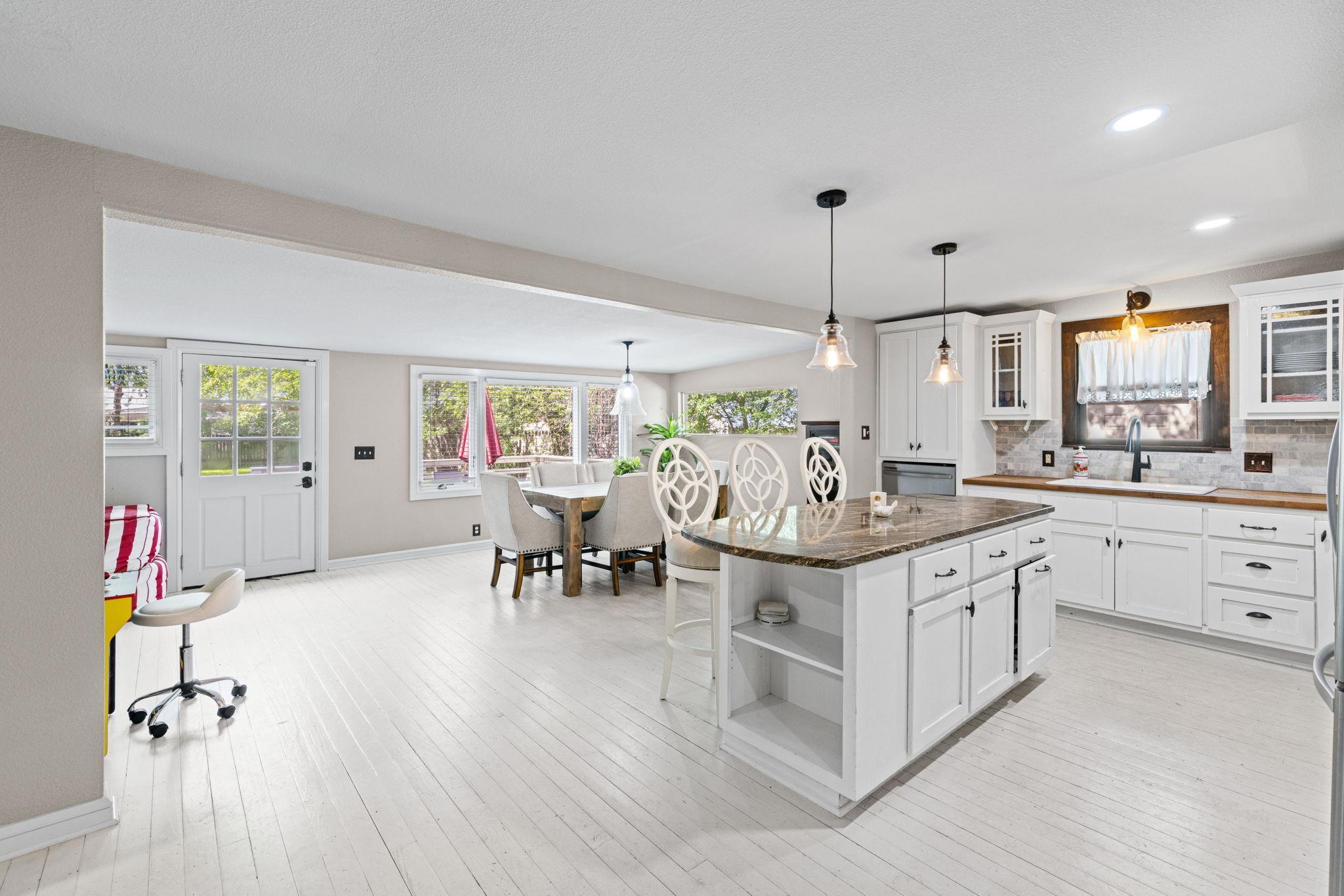 1005 Pine, Bastrop, TX 78602 — photo 1
