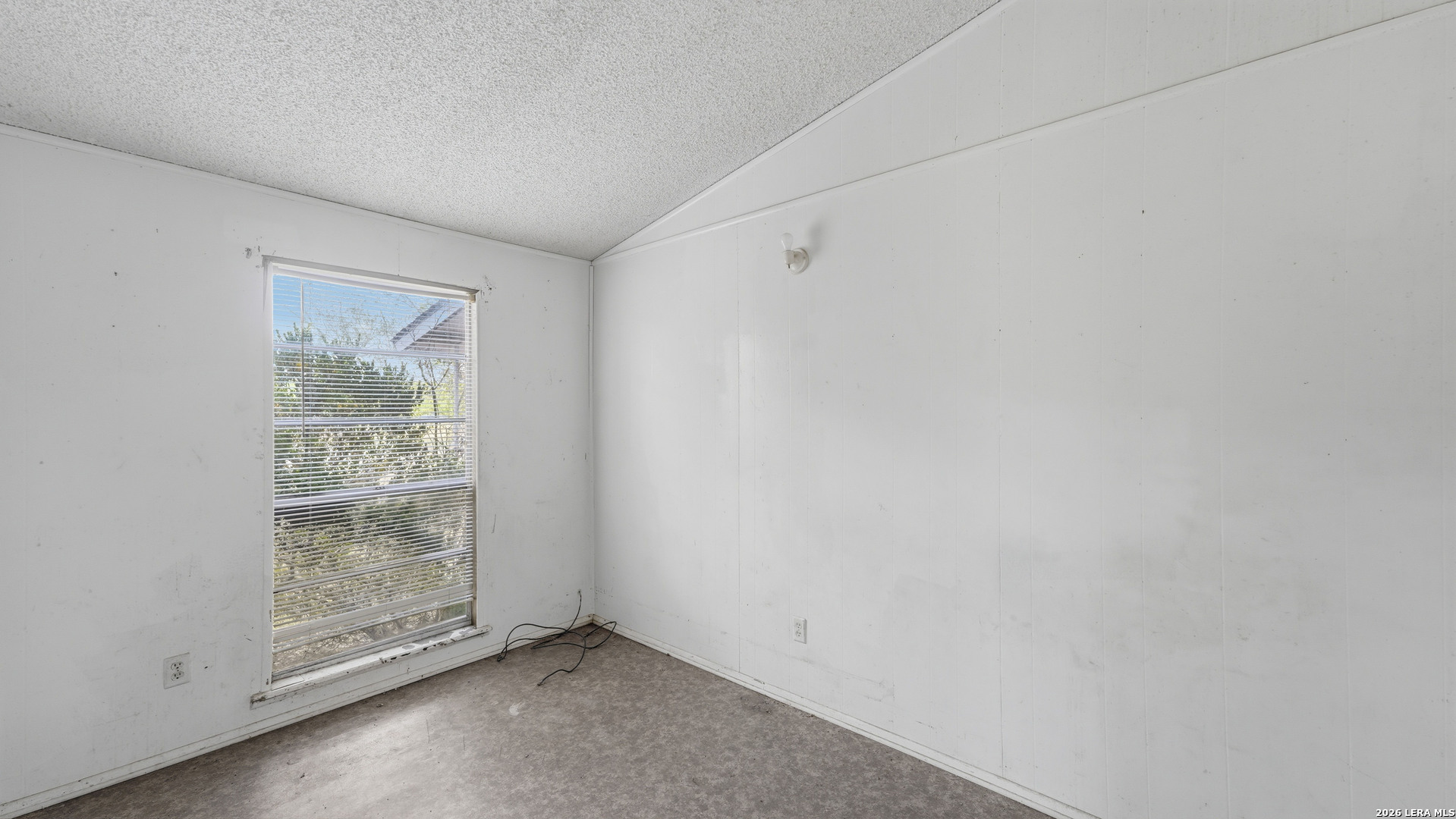 3651 Ih 10, ,  78155 — photo 1