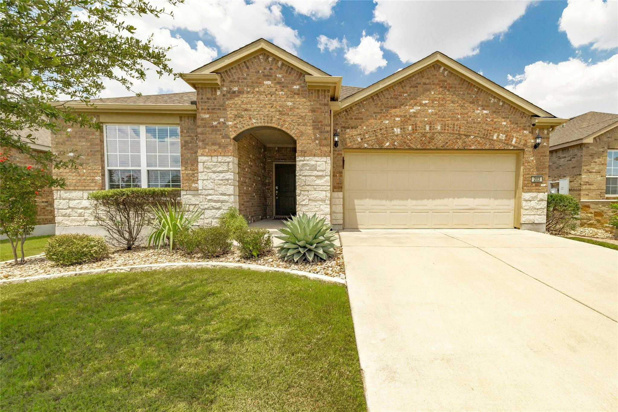 203 Longview, Georgetown, TX 78633 — photo 1