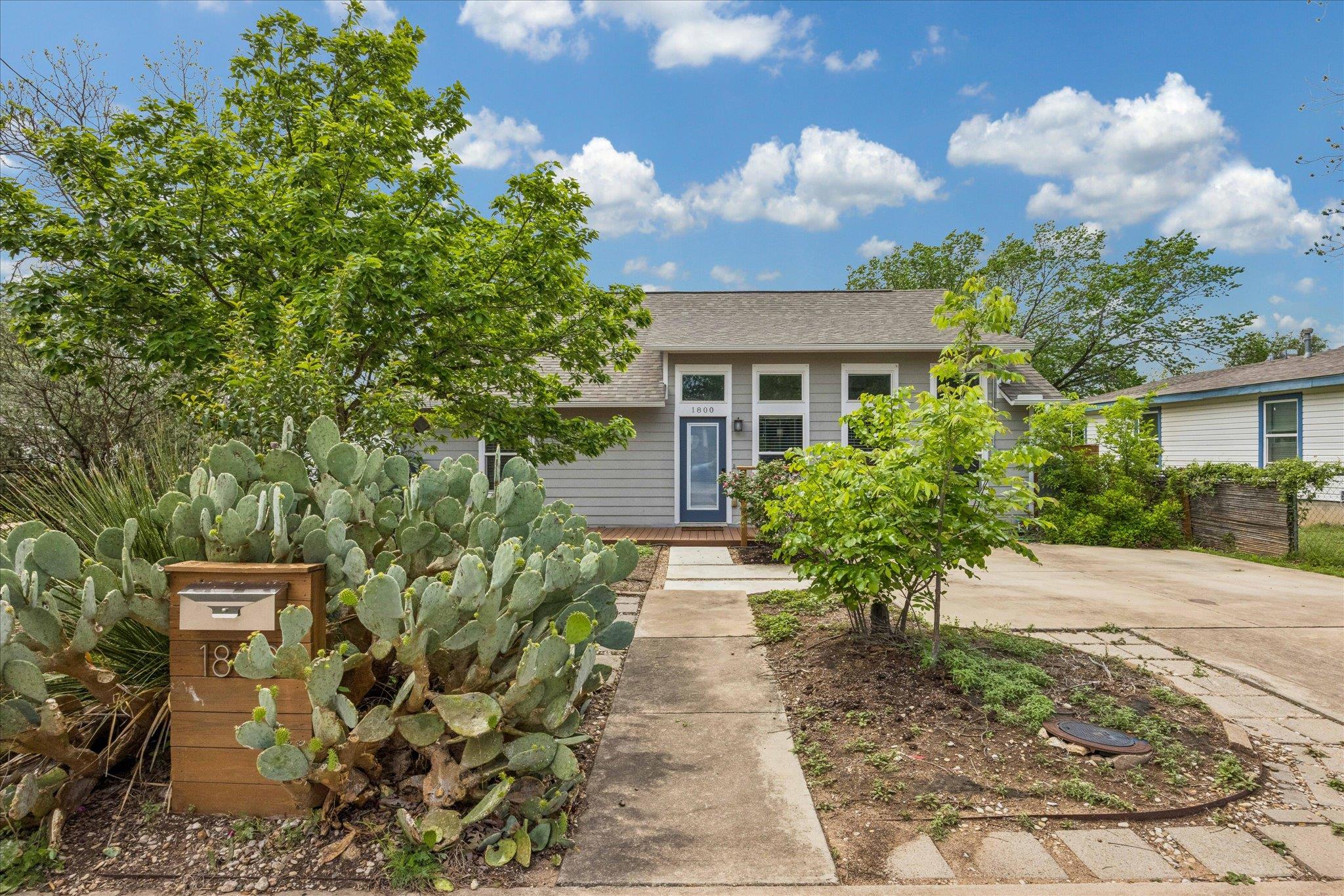 1800 Deloney, Austin, TX 78721 — photo 1