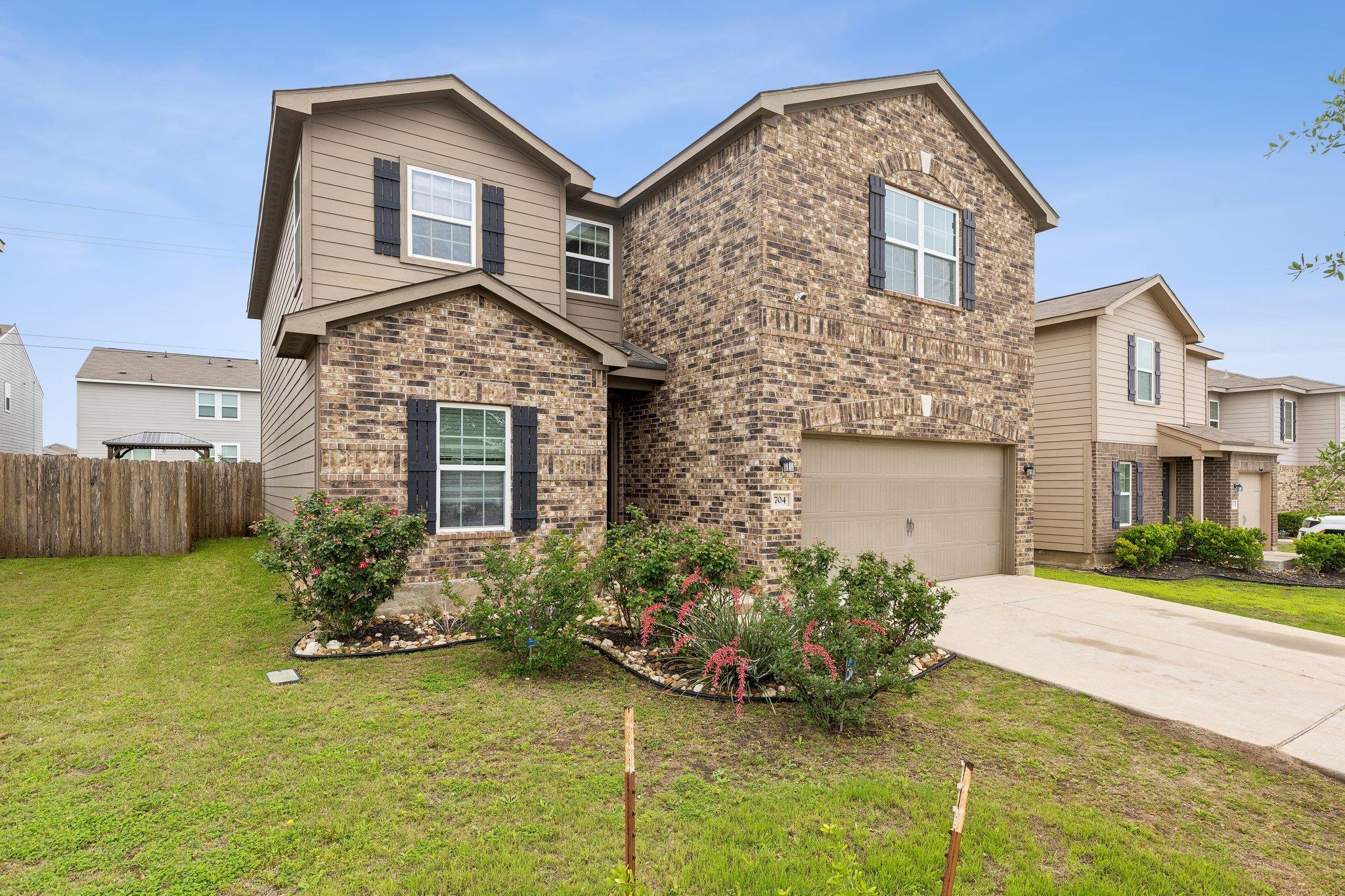 704 Cleary, Jarrell, TX 76537 — photo 1