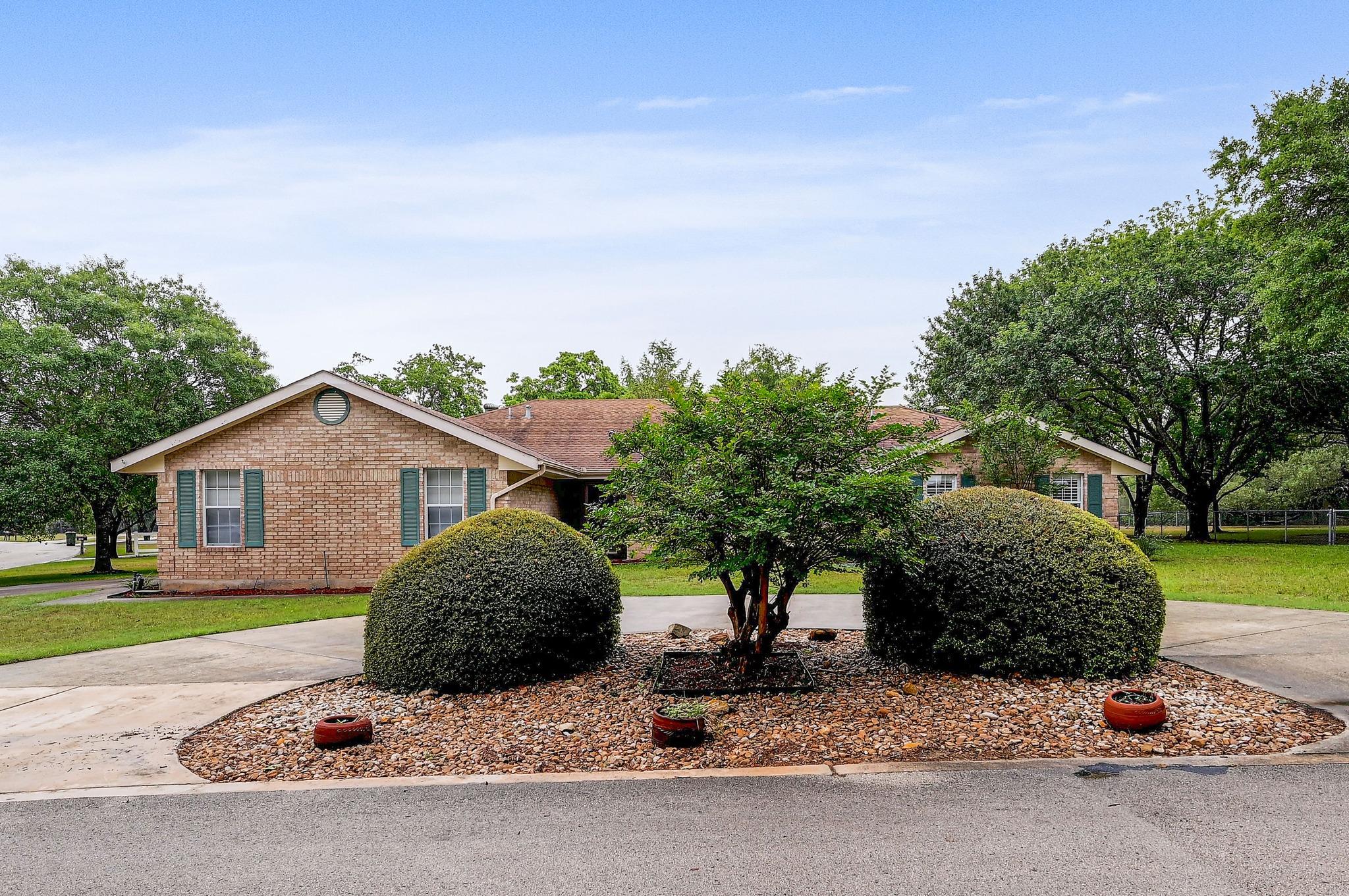 259 Twin Oak, Seguin, TX 78155 — photo 1