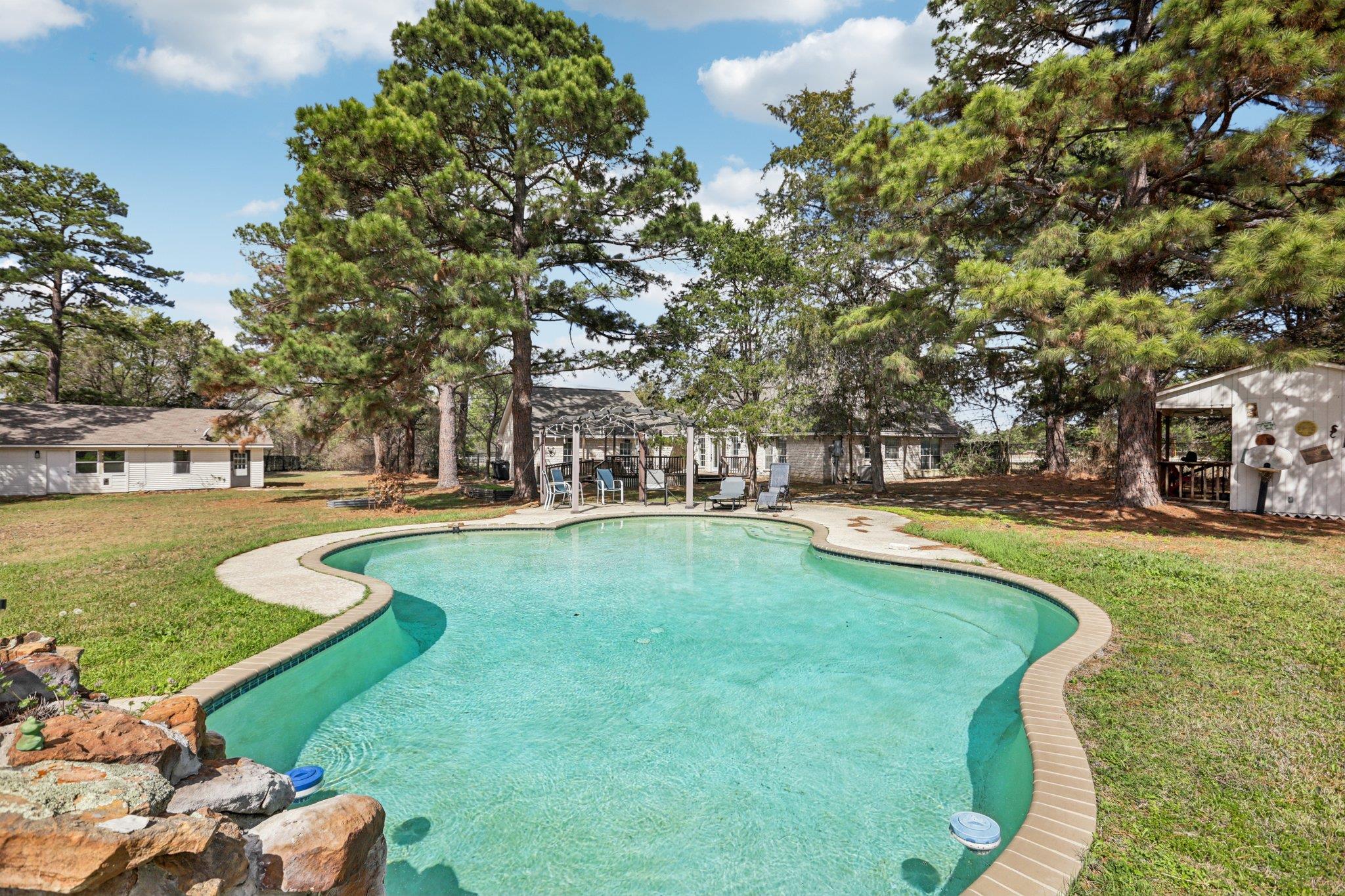 105 Daisy, Bastrop, TX 78602 — photo 1