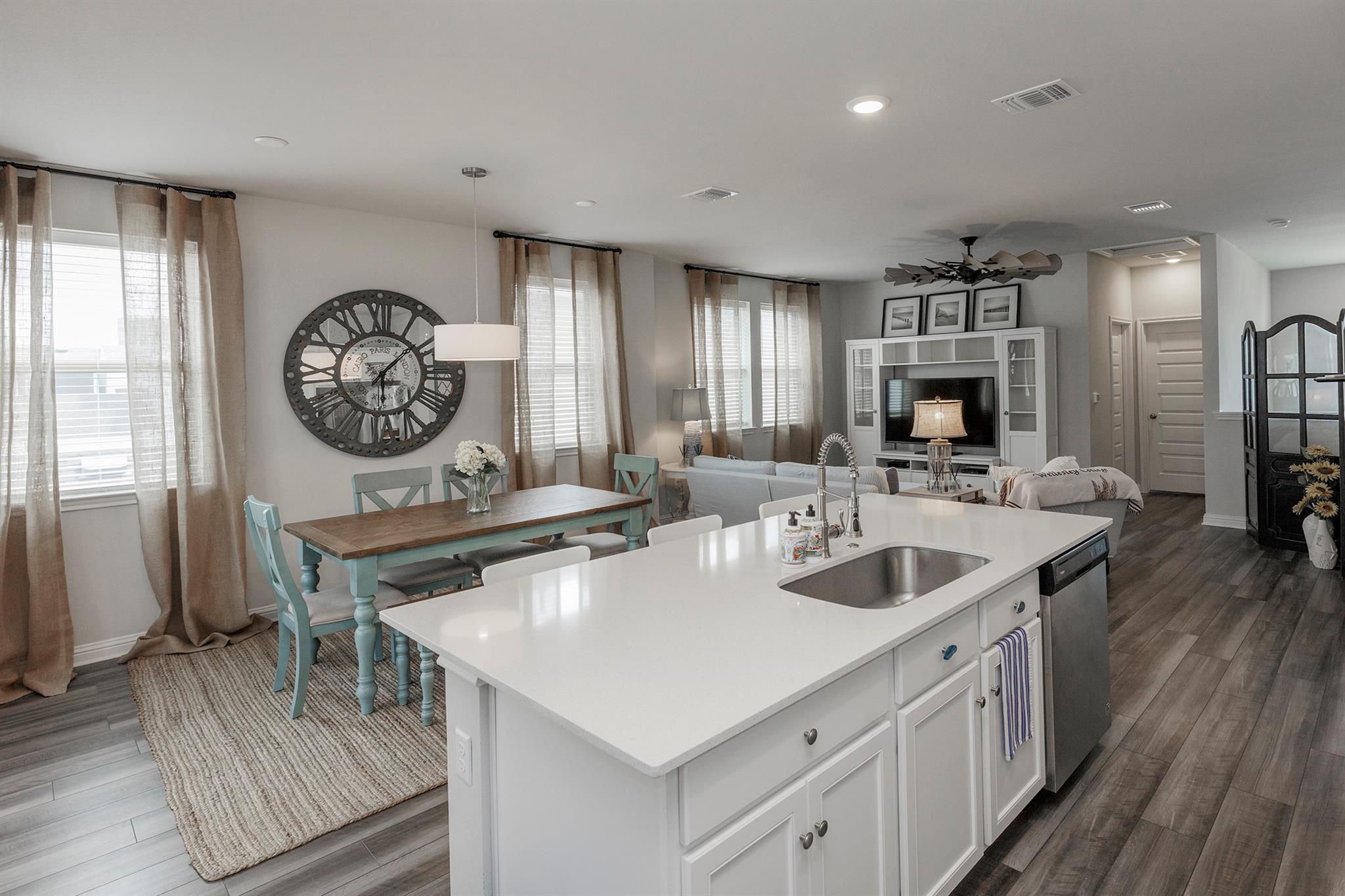 7915 Mellencamp, Austin, TX 78744 — photo 1