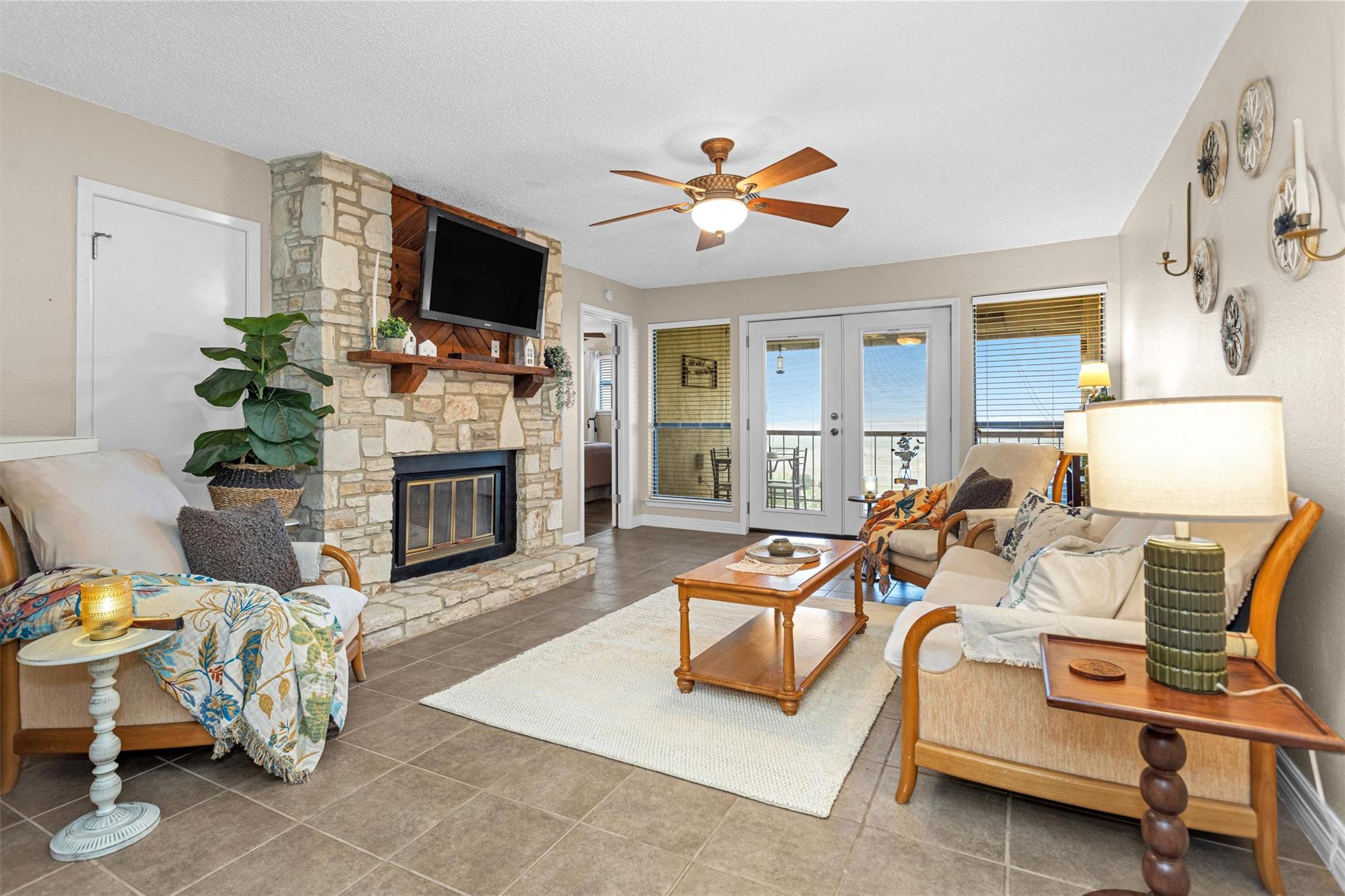 1226 Cougar, Canyon Lake, TX 78133 — photo 1