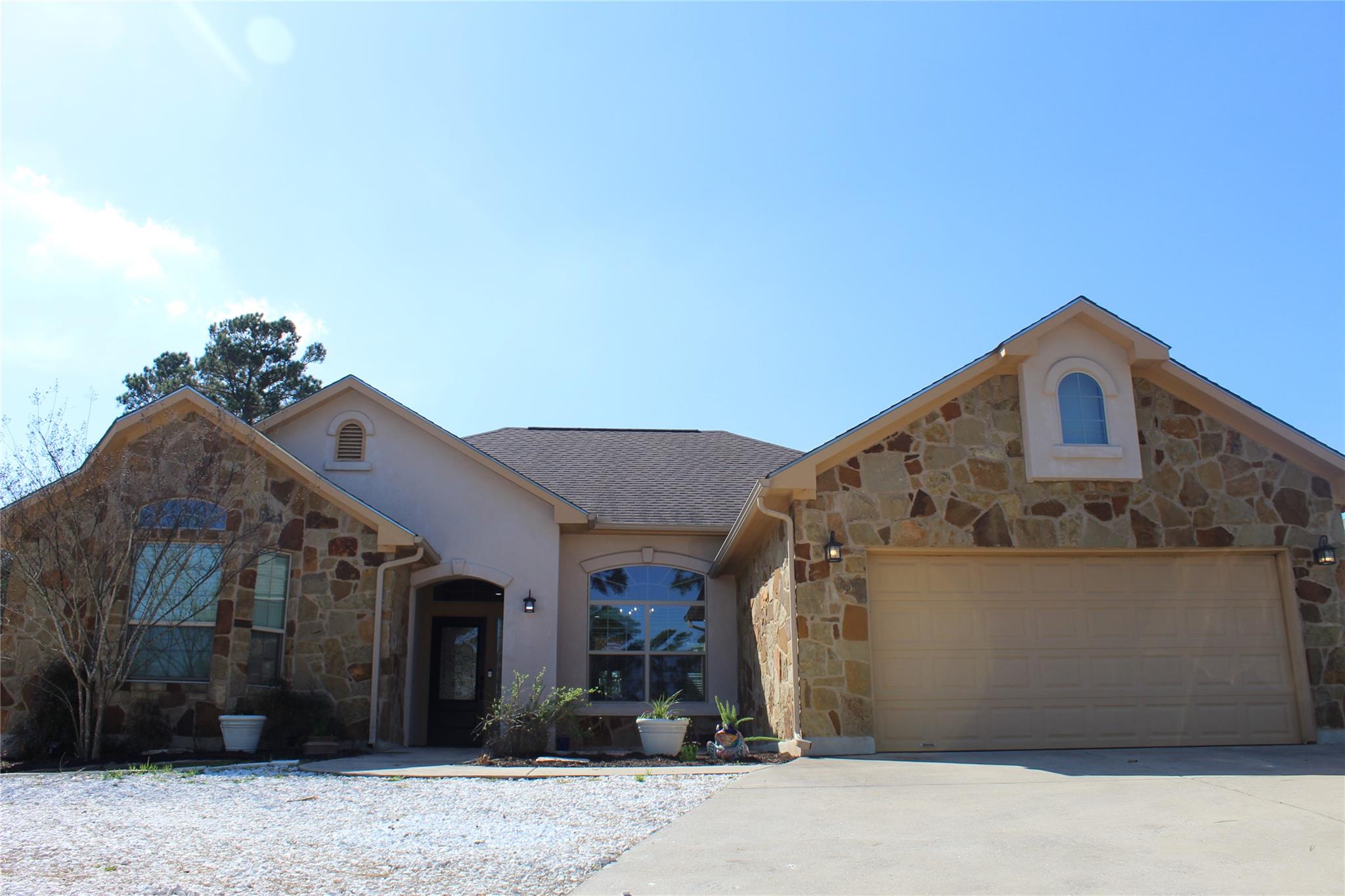 220 Tahitian, Bastrop, TX 78602 — photo 1