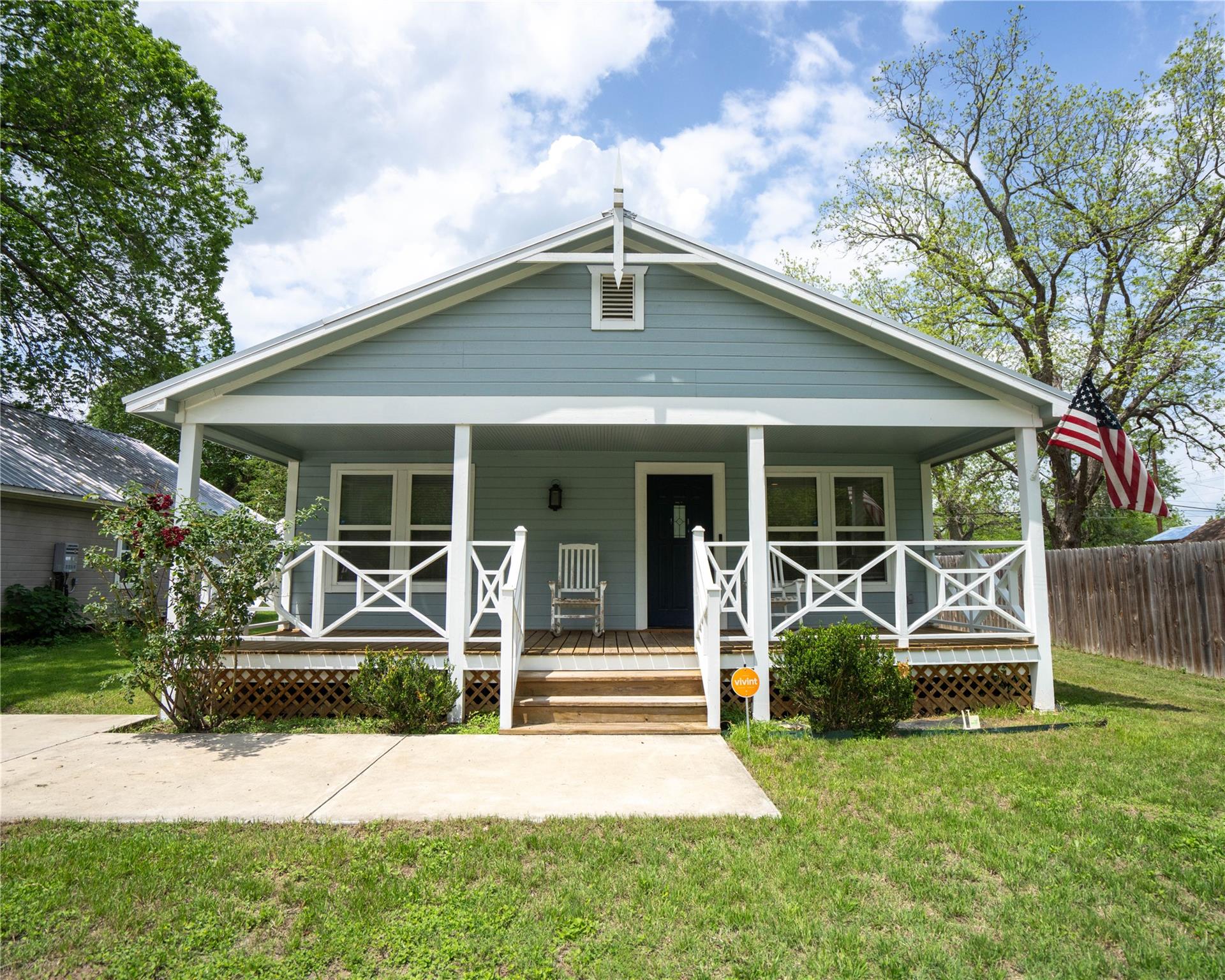 404 Rivers, Smithville, TX 78957 — photo 1