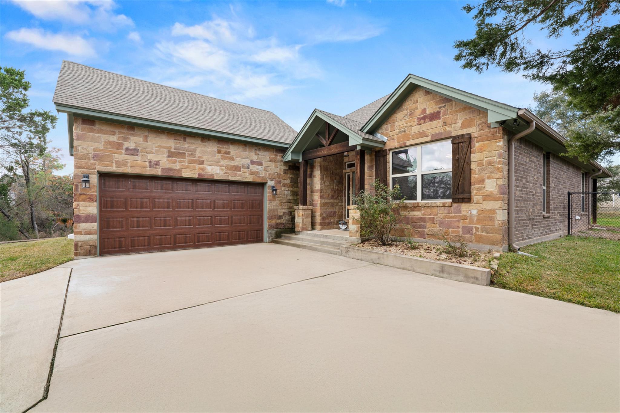 5562 Denmans, Belton, TX 76513 — photo 1