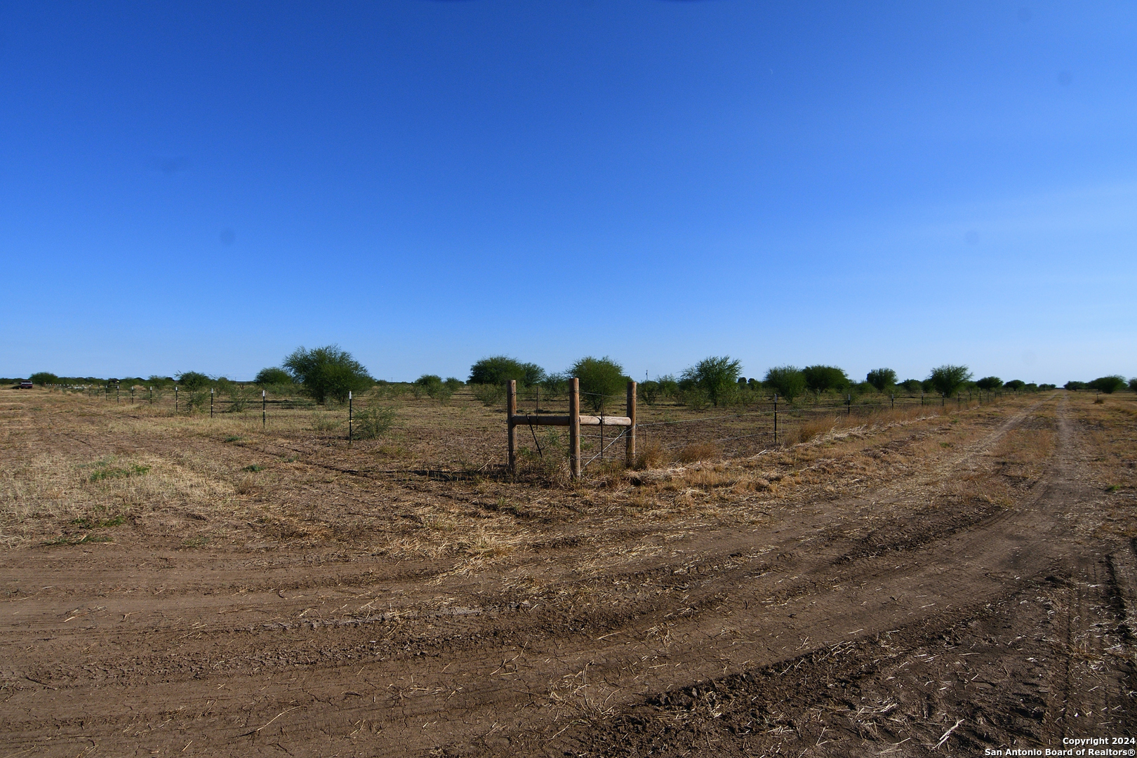 3211 CR 301, ,  78870 — photo 1
