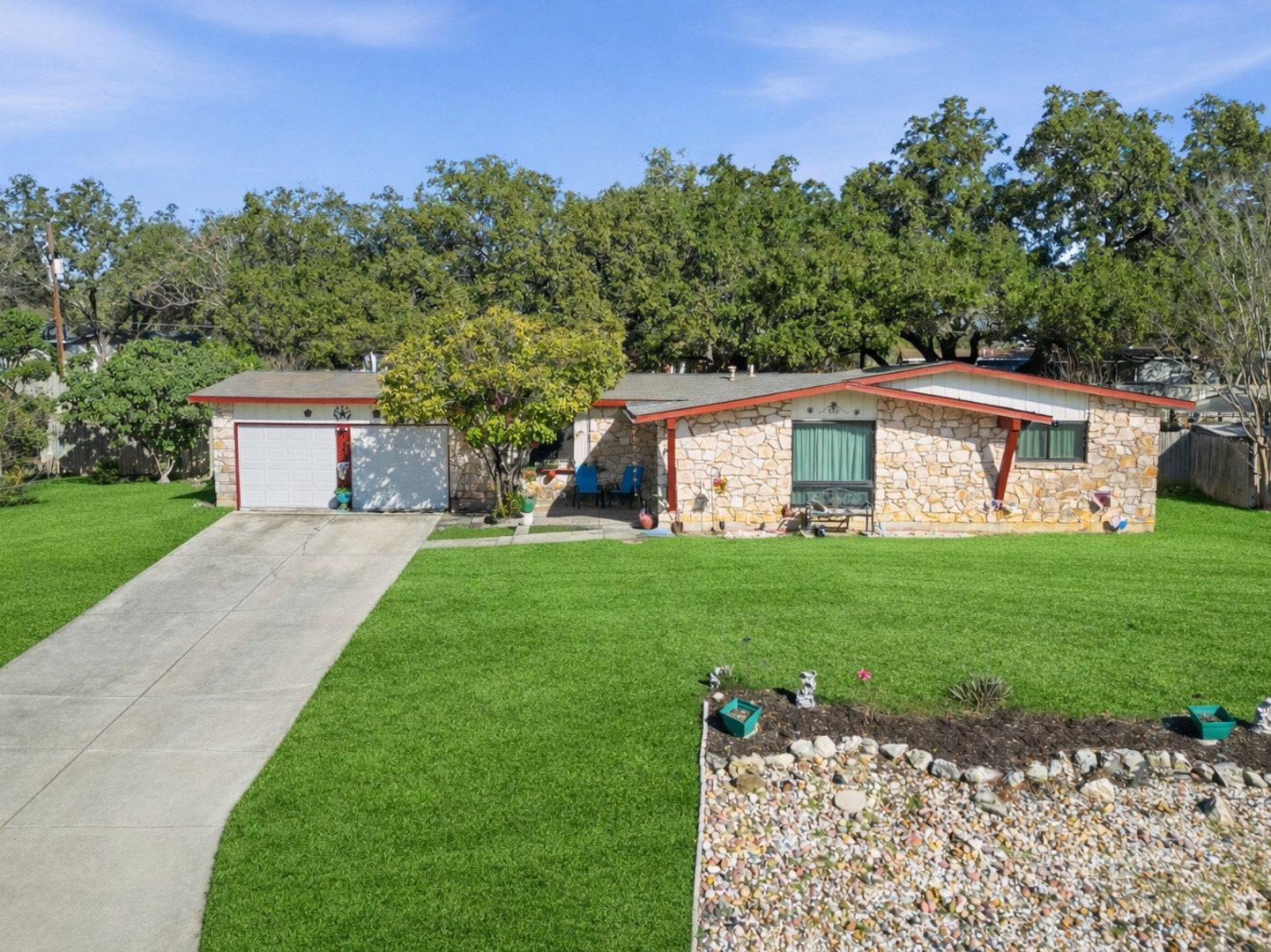 113 Meadow Way, ,  78148 — photo 1
