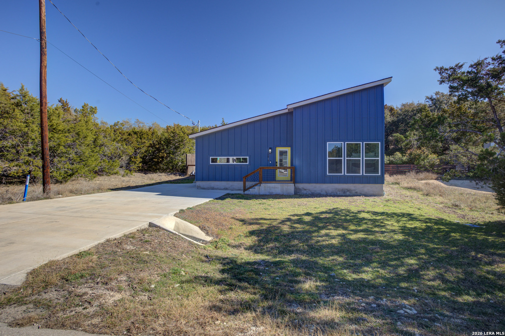 1827 Live Oak, ,  78133 — photo 1