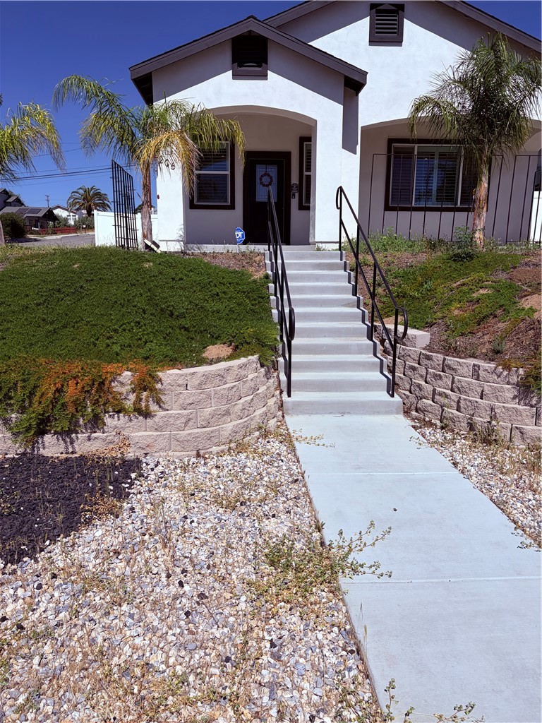 206 Silver, Lake Elsinore, CA 92530 — photo 1