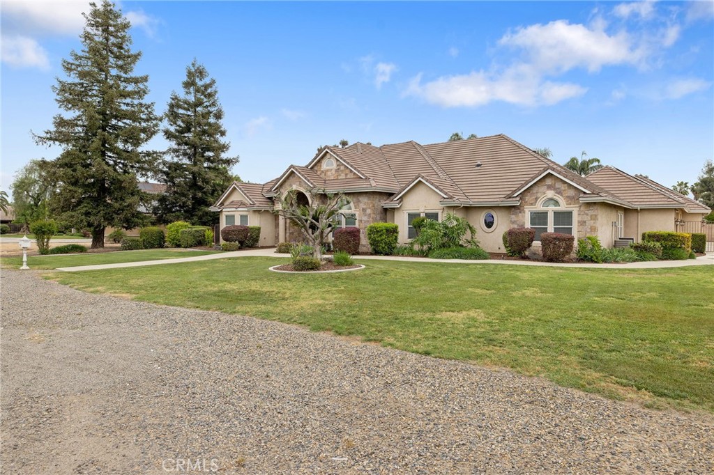 1928 S Shirk, Visalia, CA 93277 — photo 1