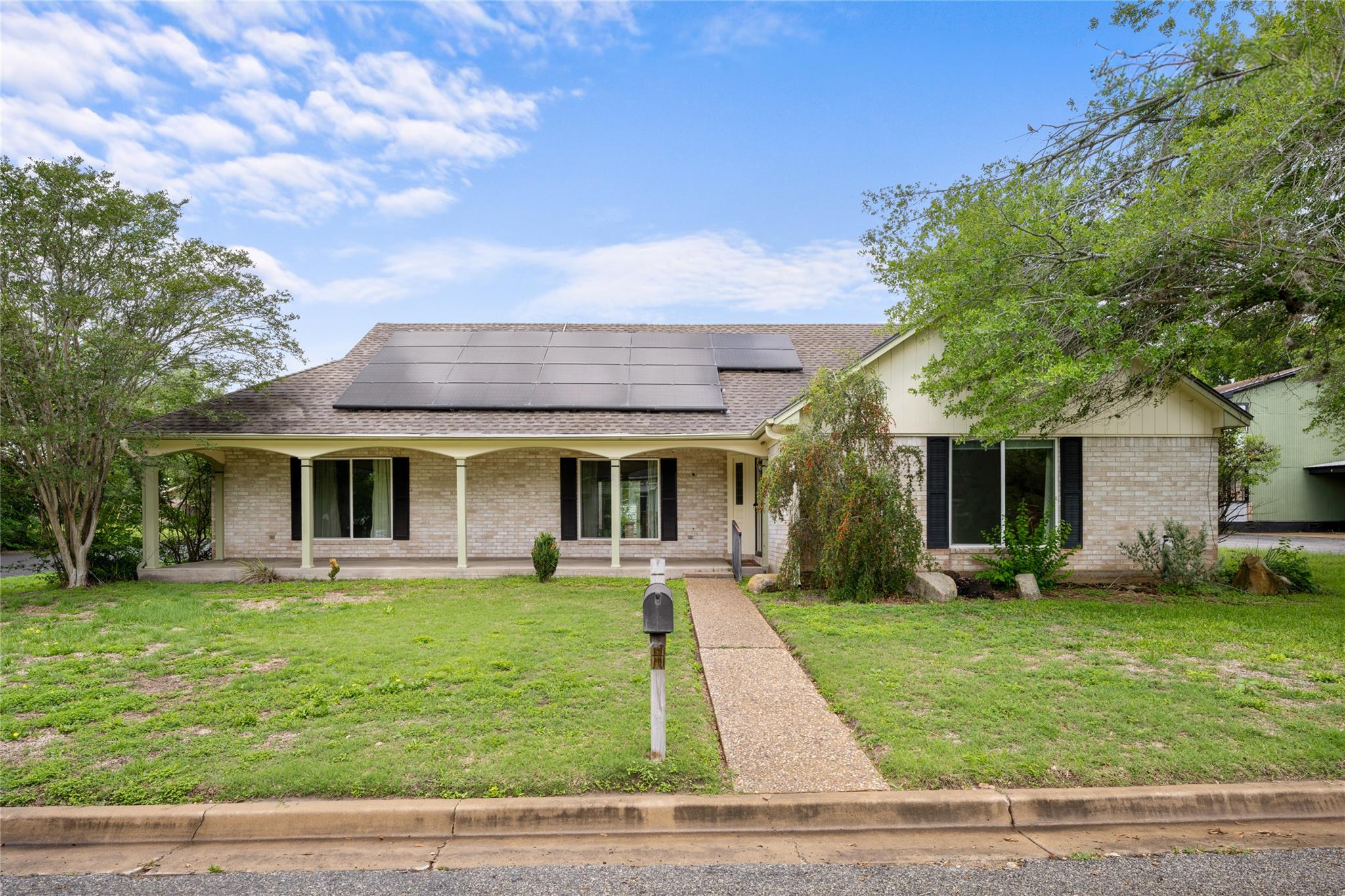 315 Fannin, La Grange, TX 78945 — photo 1