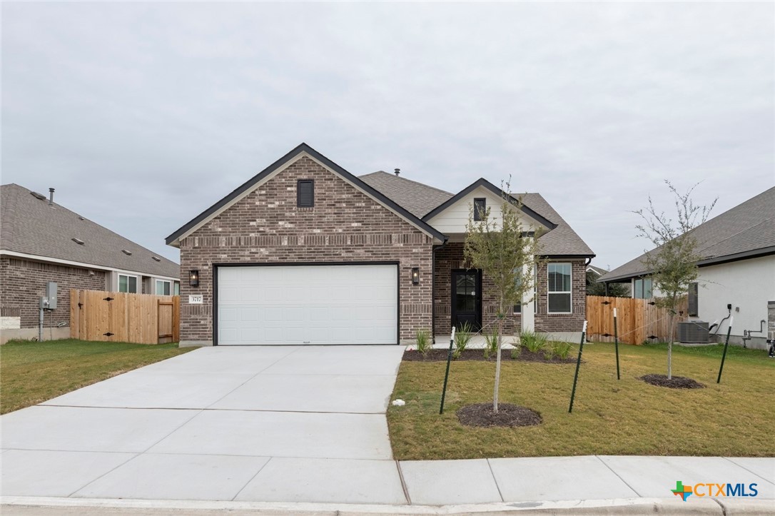 3717 Pin Oak Hills, Seguin, TX 78155 — photo 1