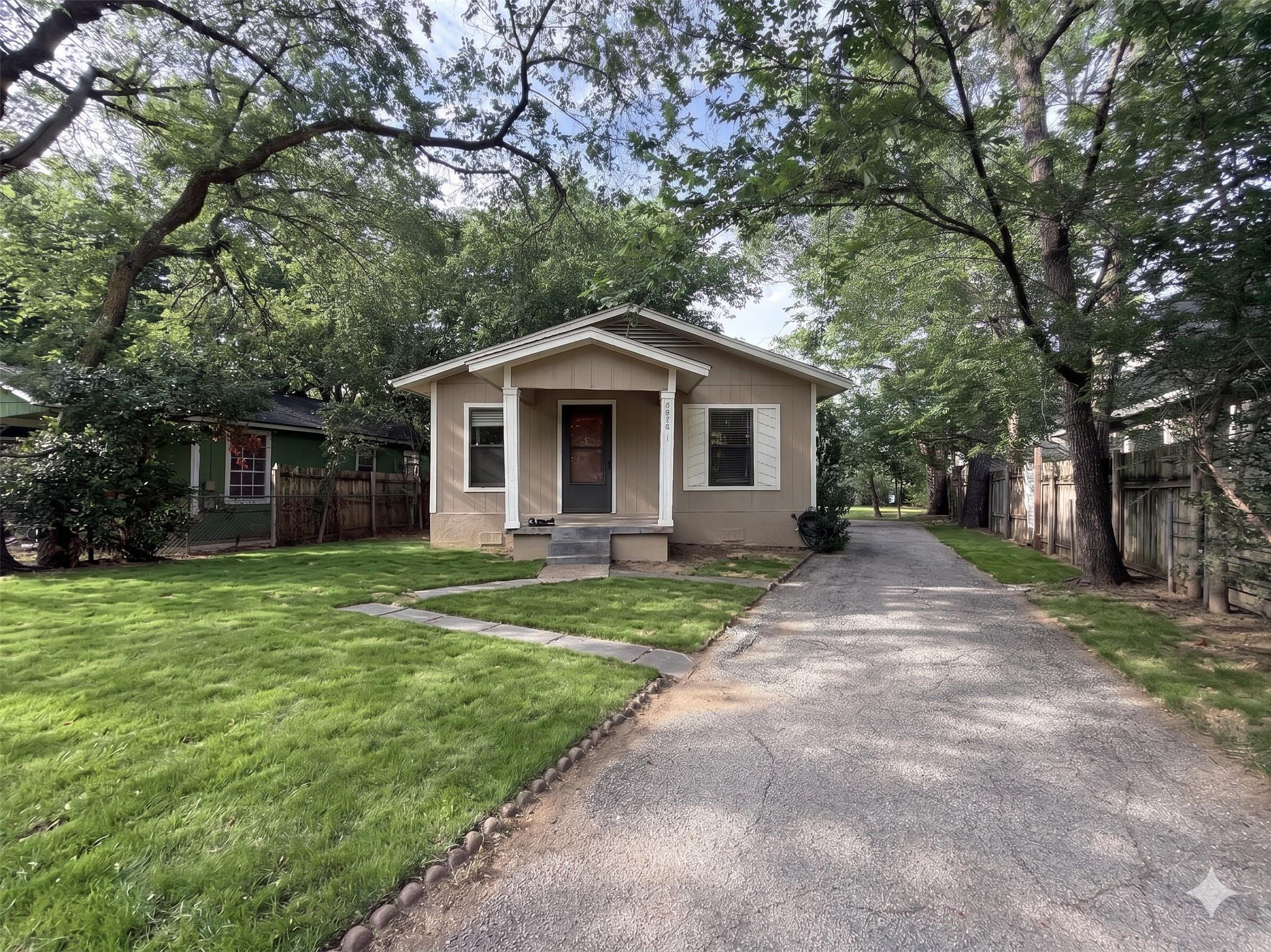 2710 3rd, Austin, TX 78702 — photo 1