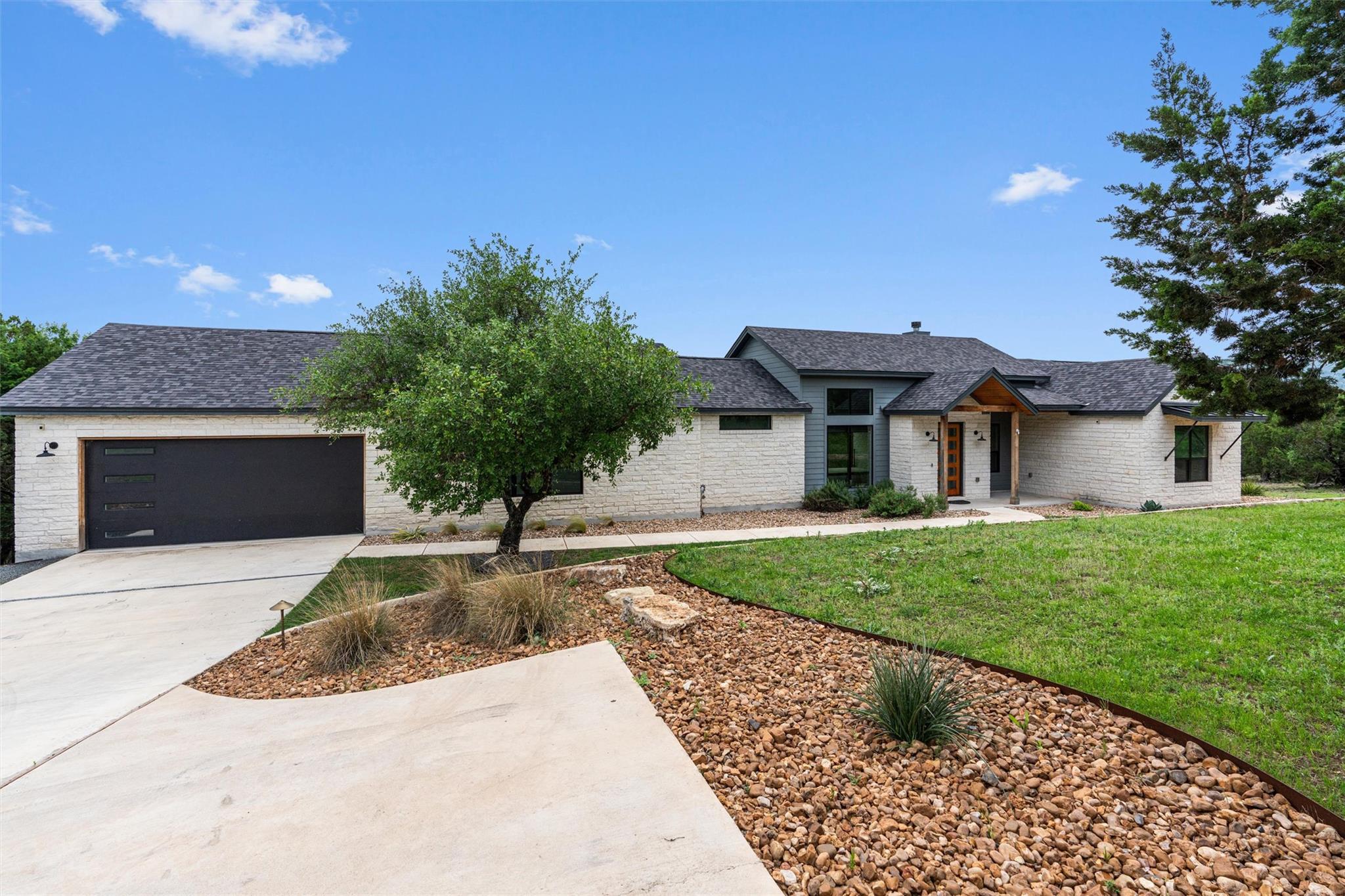 17621 Hunters, Jonestown, TX 78645 — photo 1