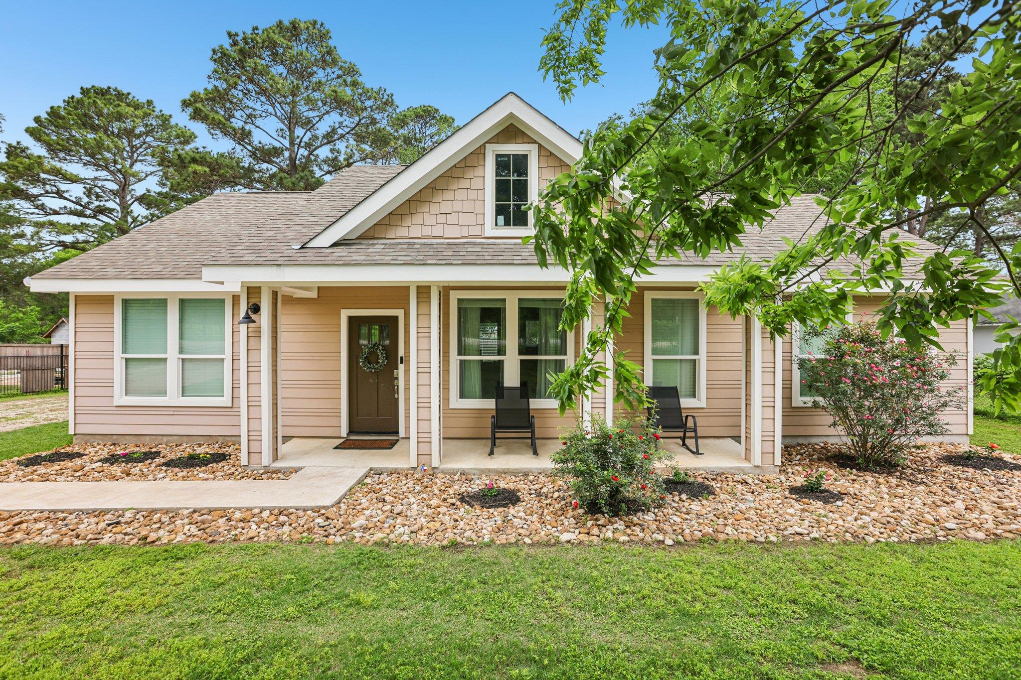 112 Twin Lakes, Bastrop, TX 78602 — photo 1