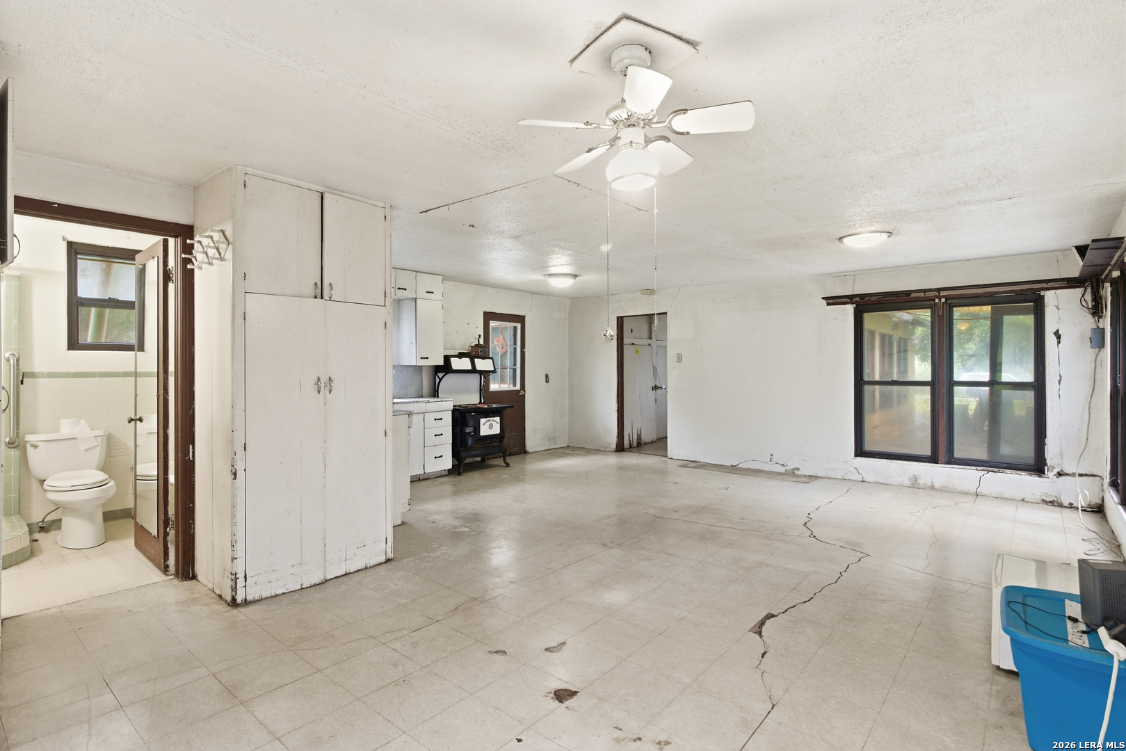 803 15th, ,  78003 — photo 1