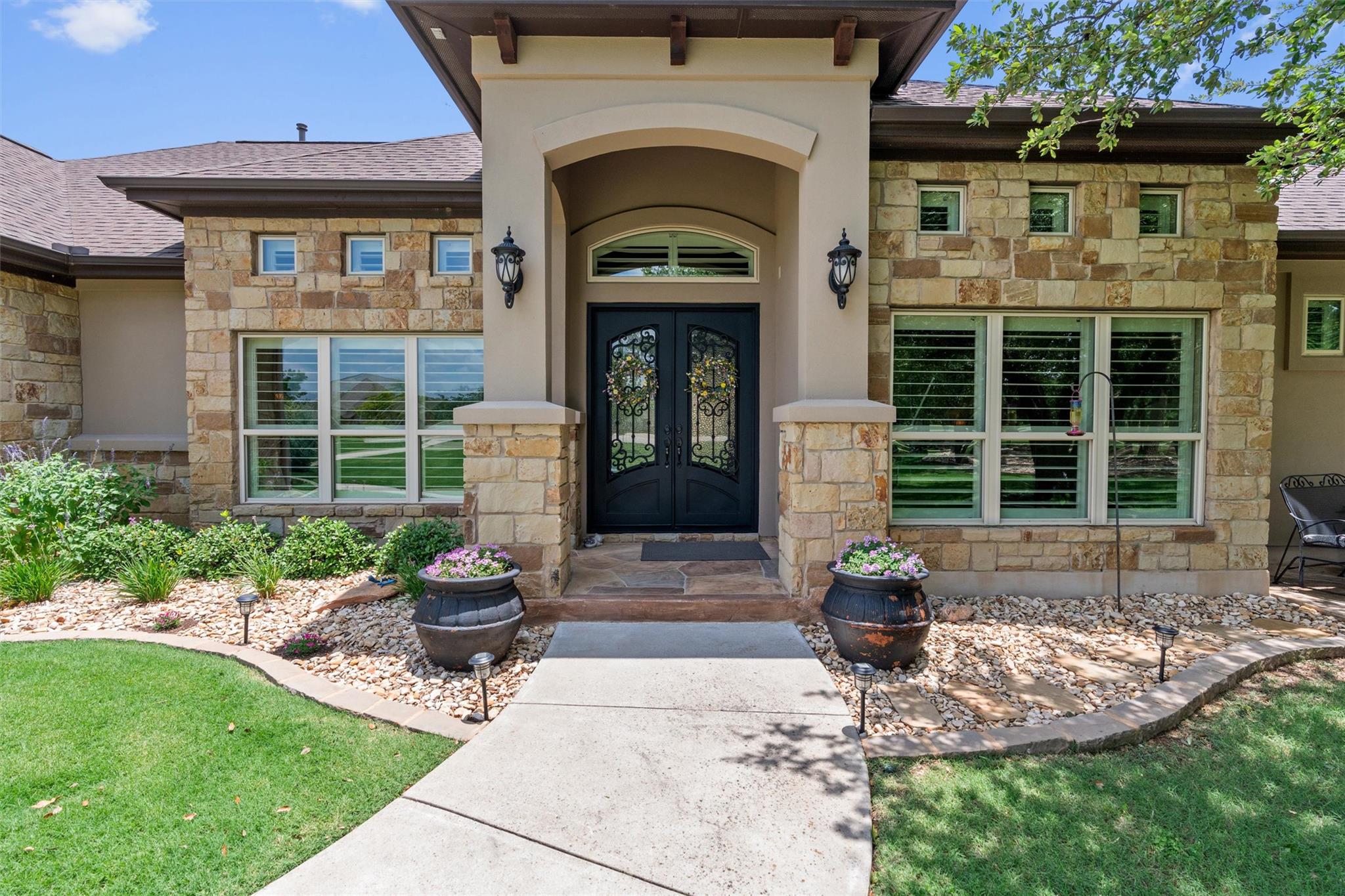 104 Adobe, Georgetown, TX 78633 — photo 1