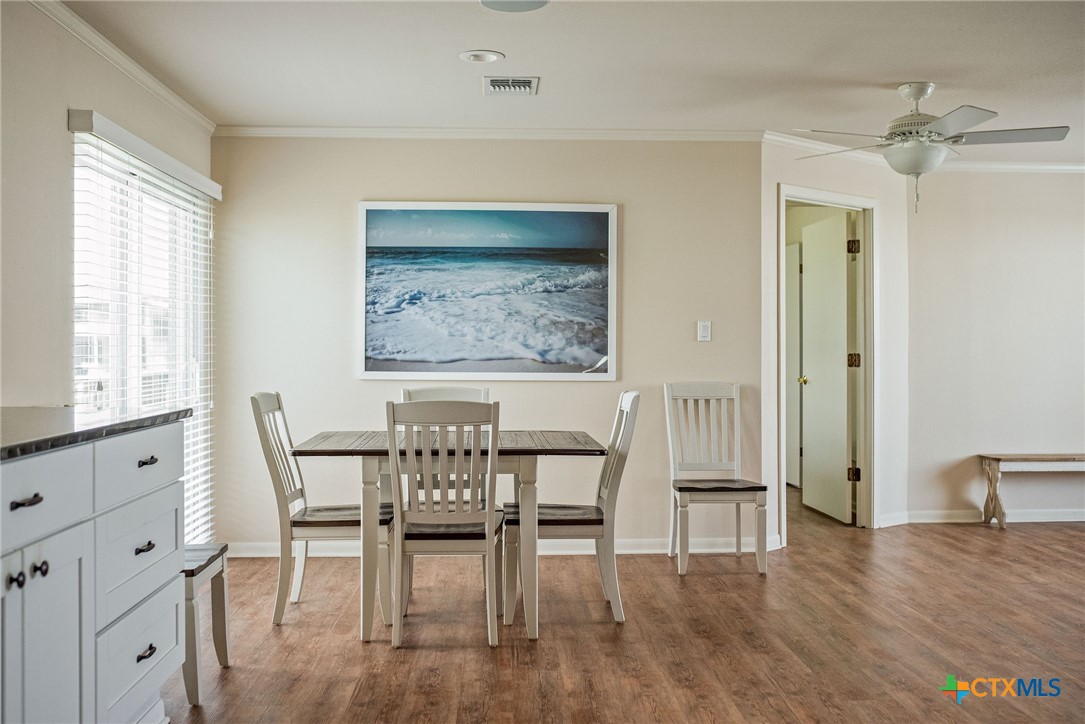 604 W Maple Street, Port O'Connor, TX 77982 — photo 1