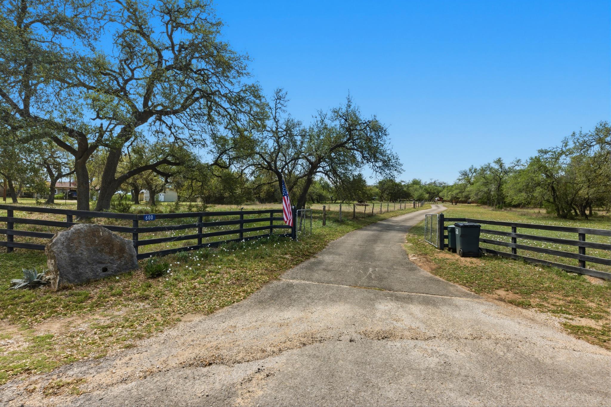 600 Misti, Driftwood, TX 78619 — photo 1
