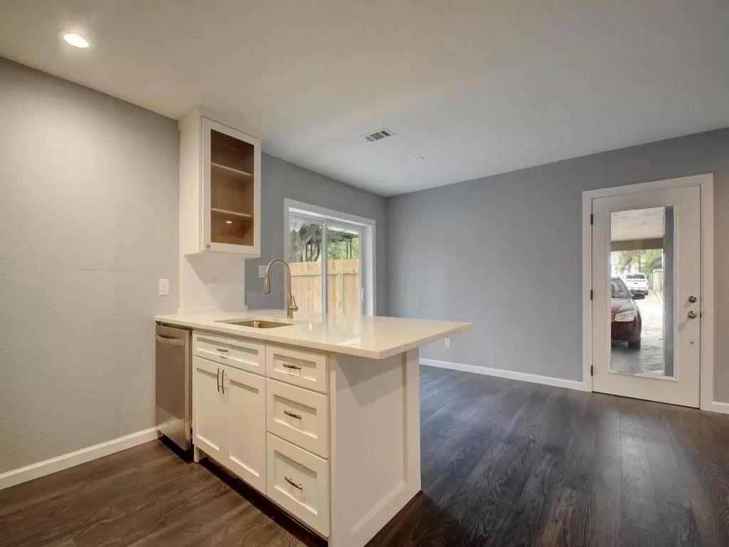 4702 Duval, Austin, TX 78751 — photo 1
